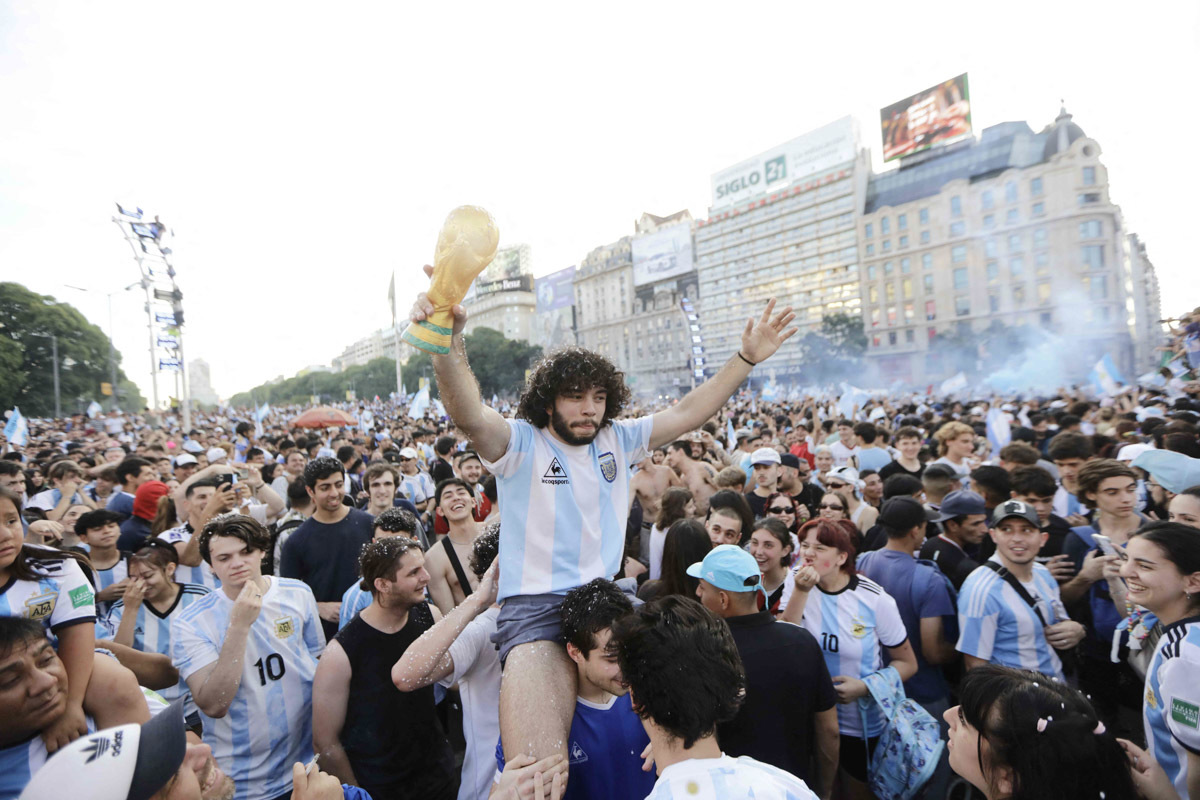 Aficionados argentinos, celebrando un triunfo de su selección.