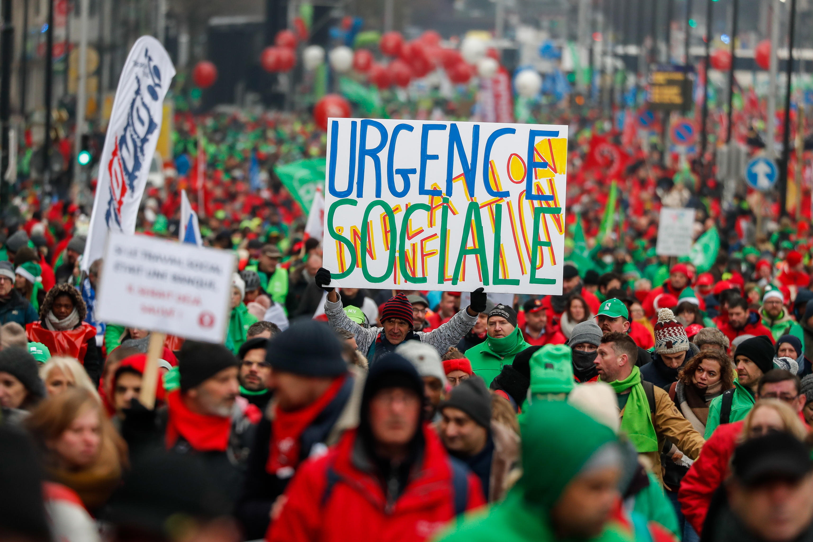 Miles de personas reclaman un 'escudo energtico' en Bruselas.