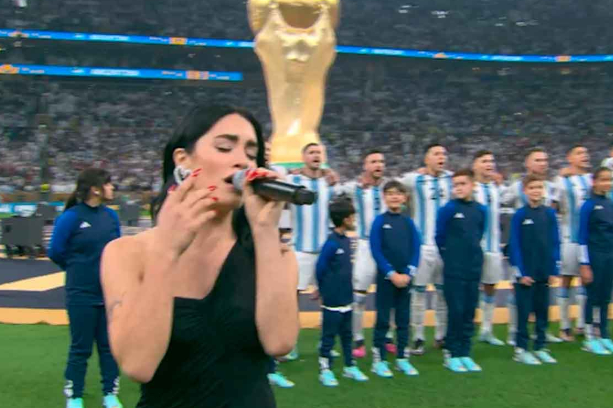 ALT: Antonela Roccuzzo, Lali Espsito... los mejores looks de la victoria de Argentina