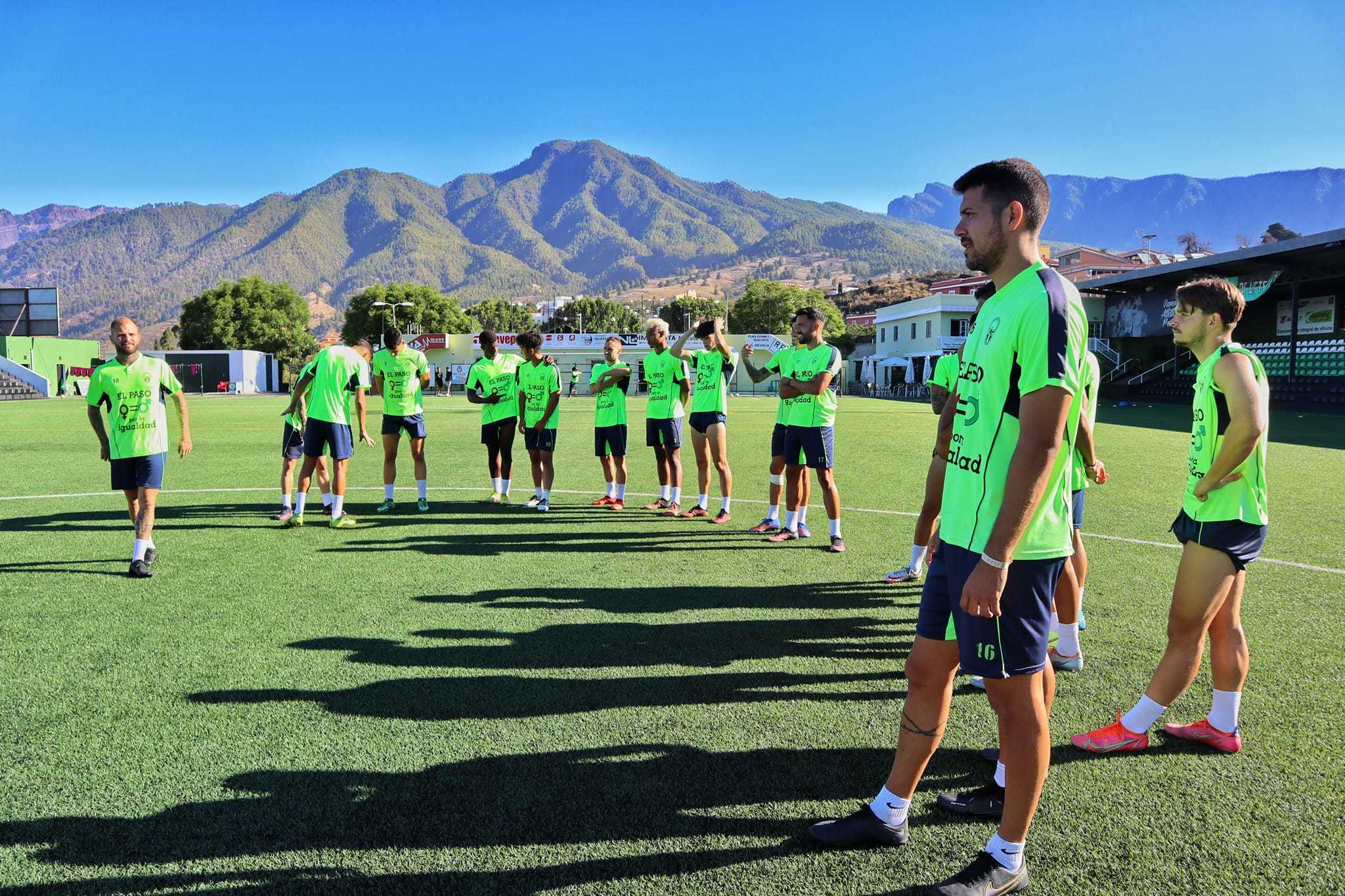 Jugadores del Atlético Paso, durante un entrenamiento.