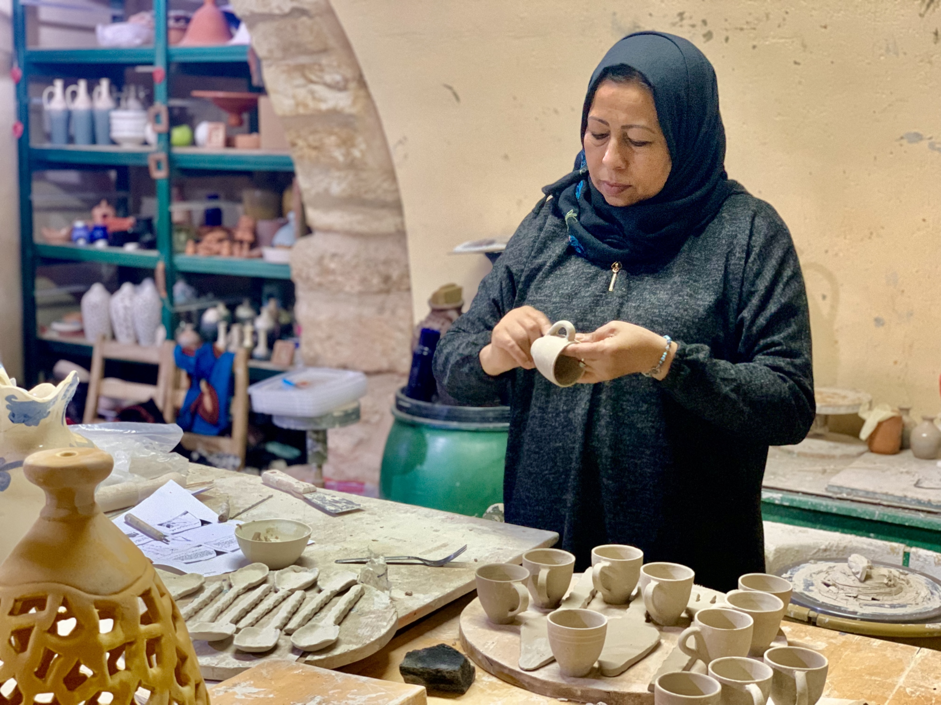 Taller de cerámica en Iraq al-Amir.