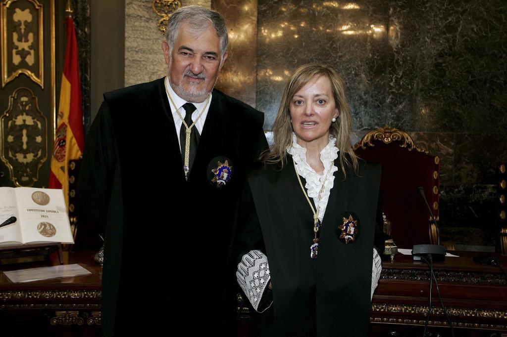 La magistrada Clara Martínez de Careaga, junto a Cándido Conde-Pumpido.