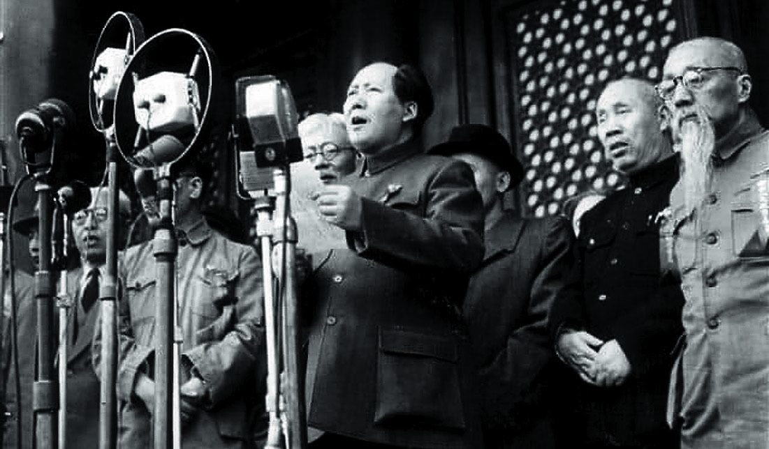 Mao proclamando la República Popular en 1949.