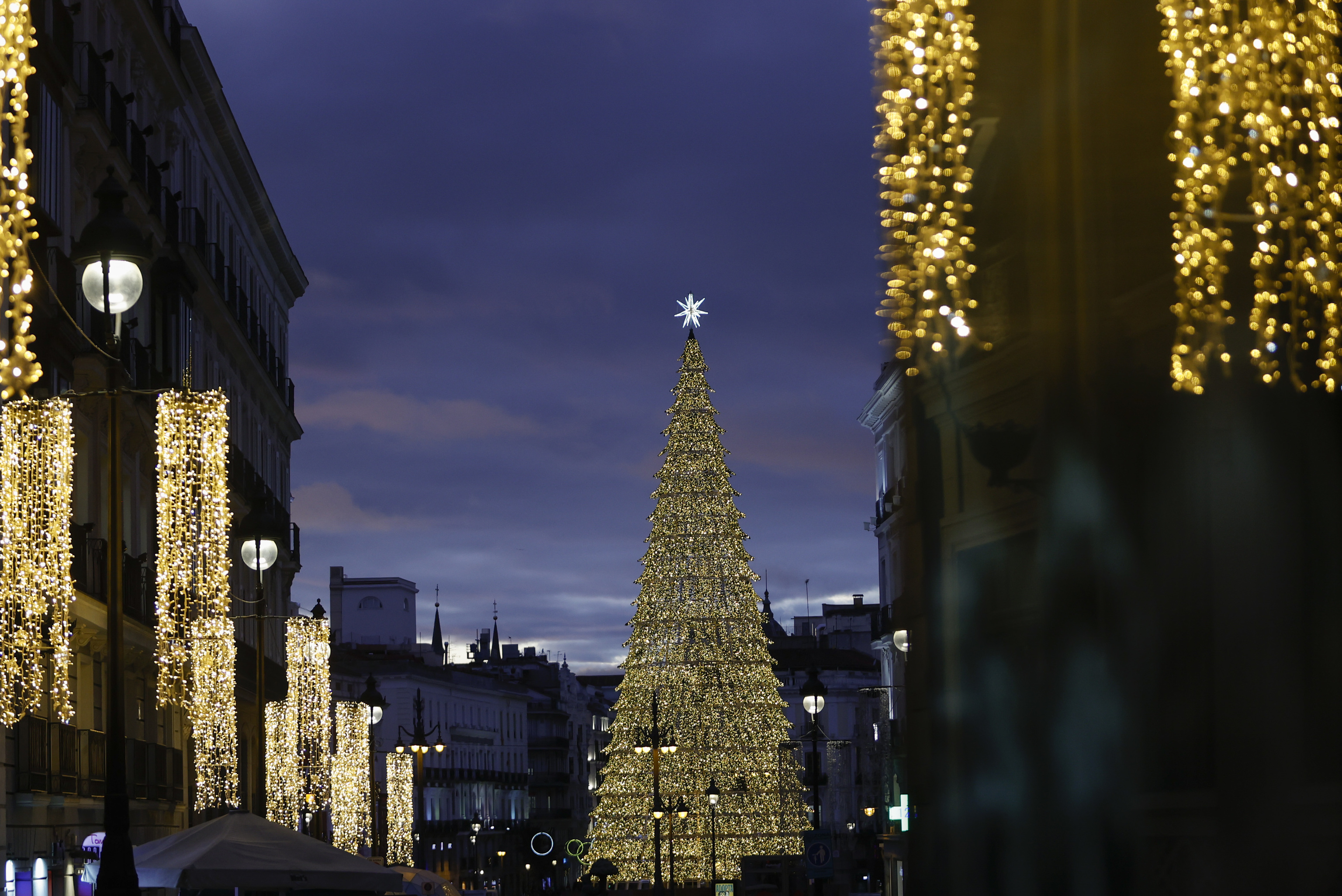 Luces de Navidad en el centro de Madrid.