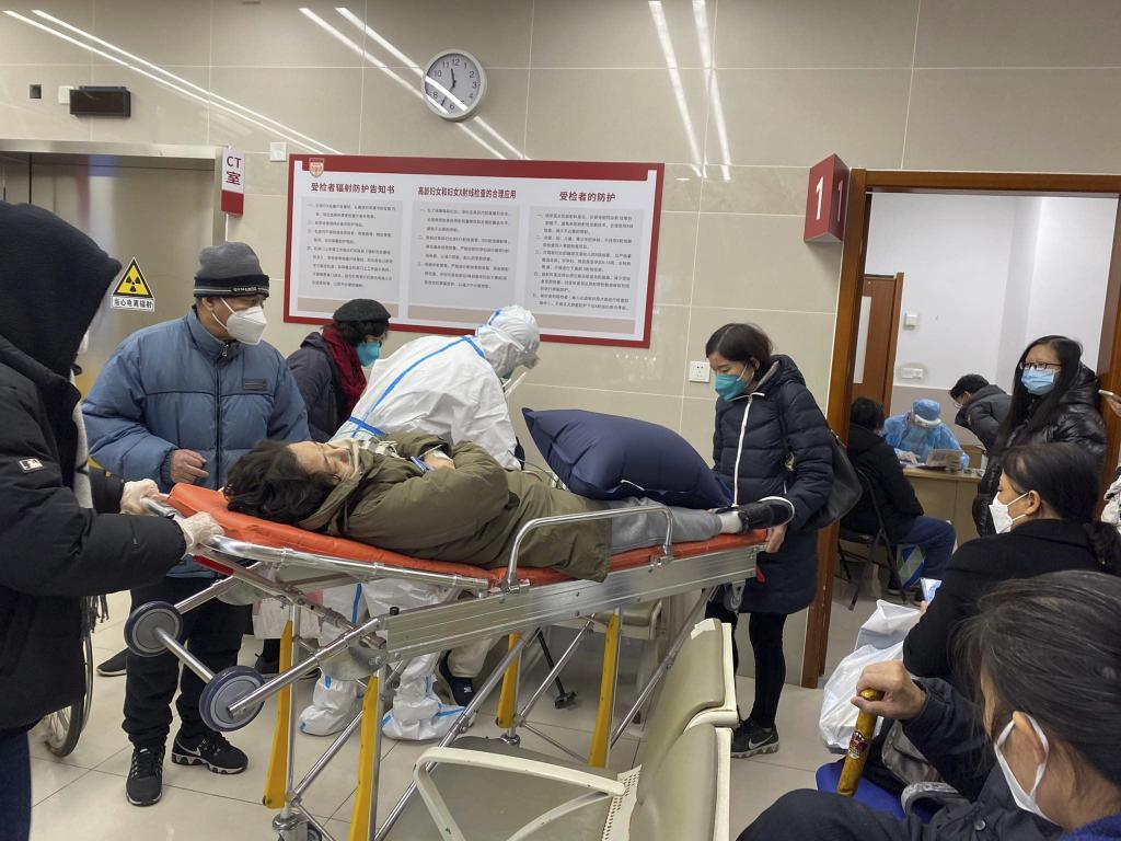Pacientes chinos aquejados de Covid, en Shanghai.