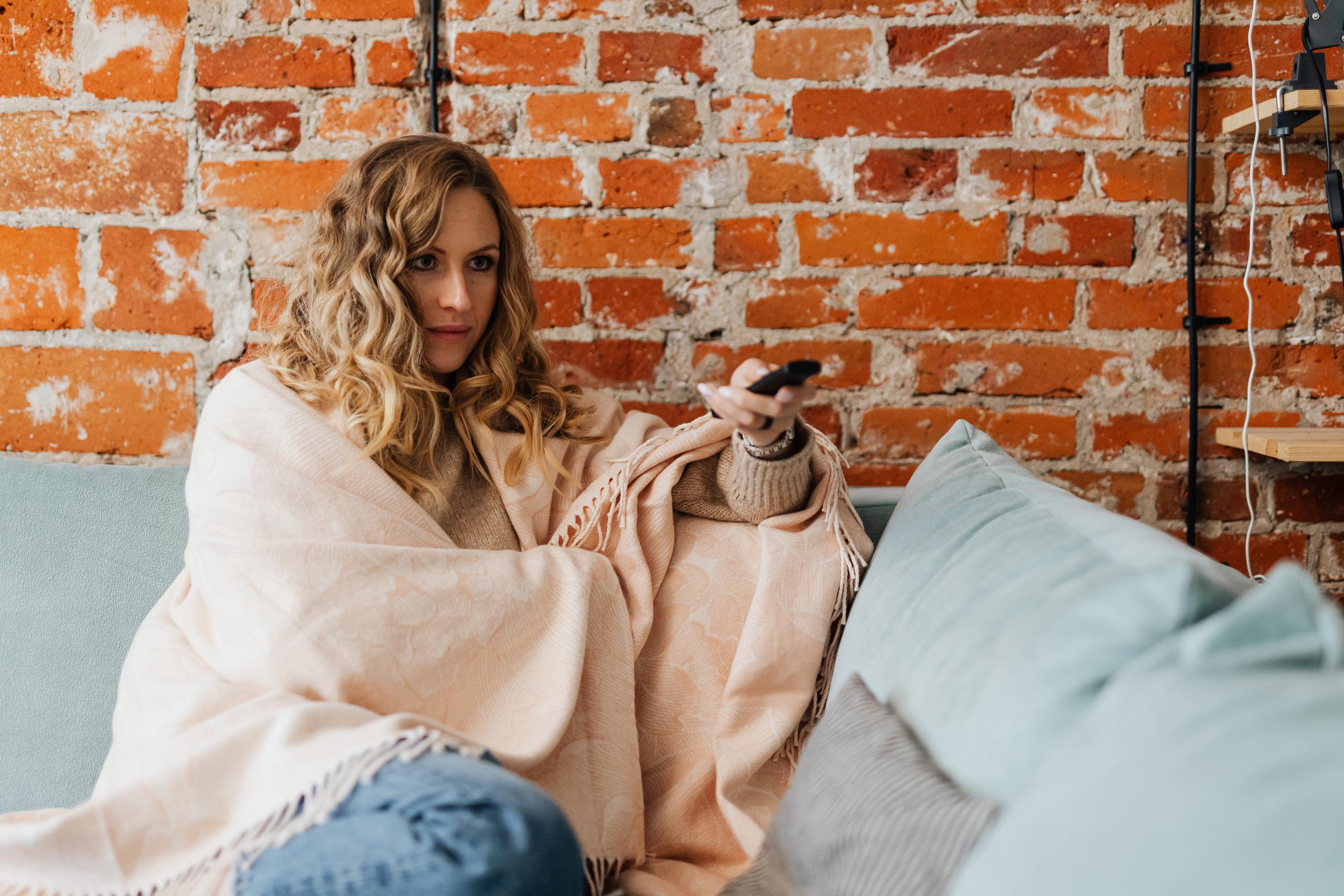 Las 10 mantas de Zara Home más calentitas para abrigarte en el sofá y ver  una peli | Lifestyle