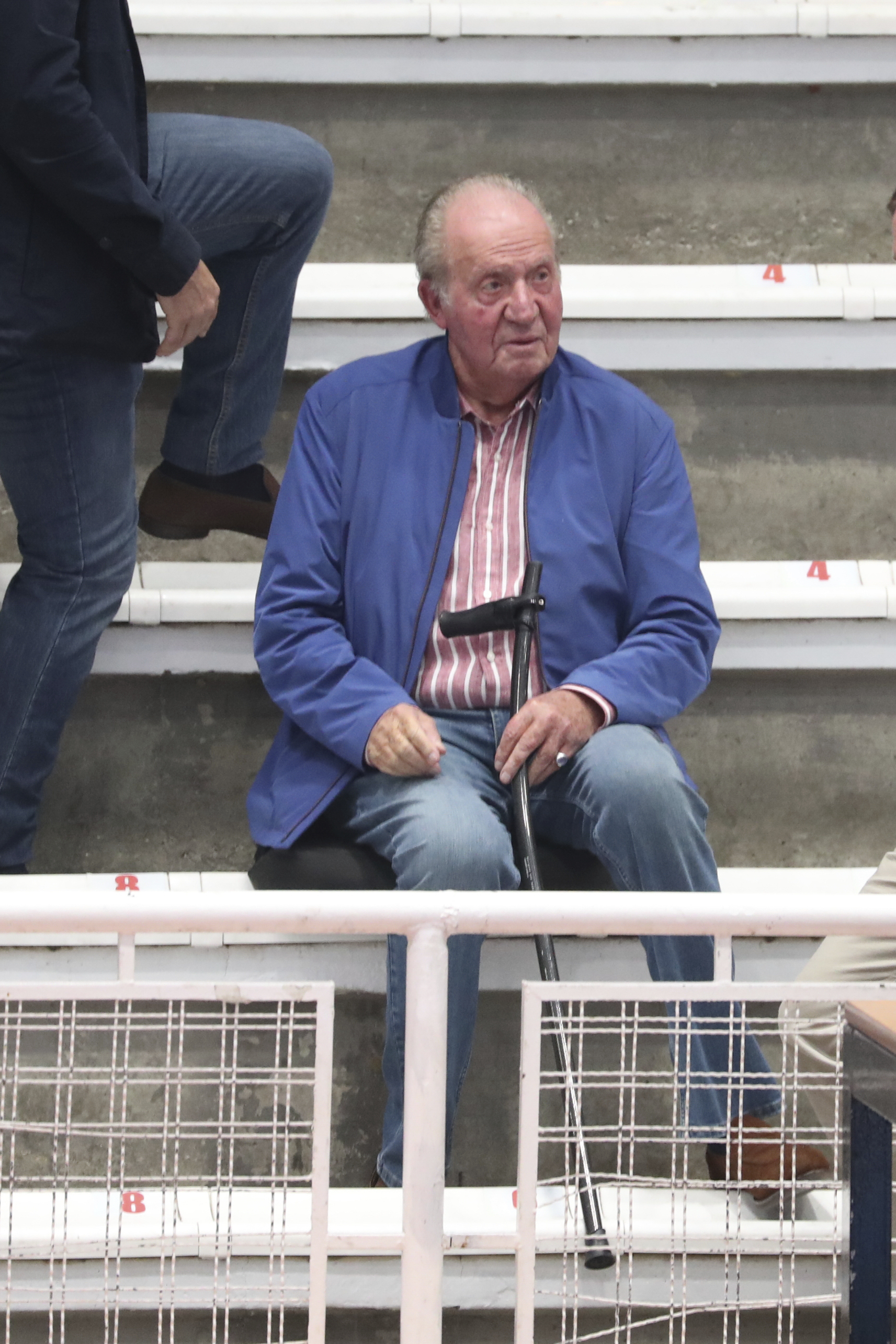 Don Juan Carlos, el pasado 21 de mayo, asiste a un partido de balonmano en Pontevedra.