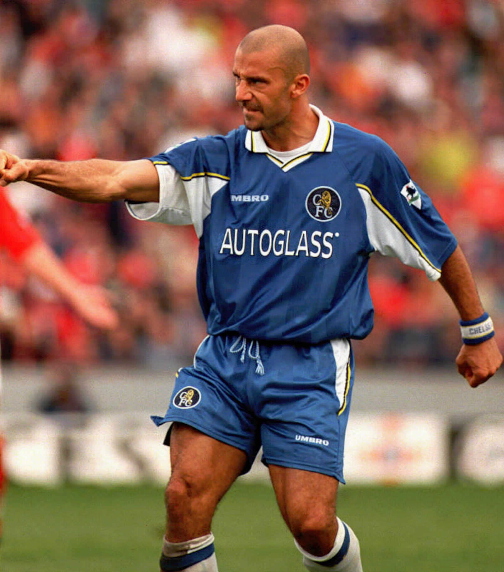 Gianluca Vialli en un partido con el Chelsea en 1997.