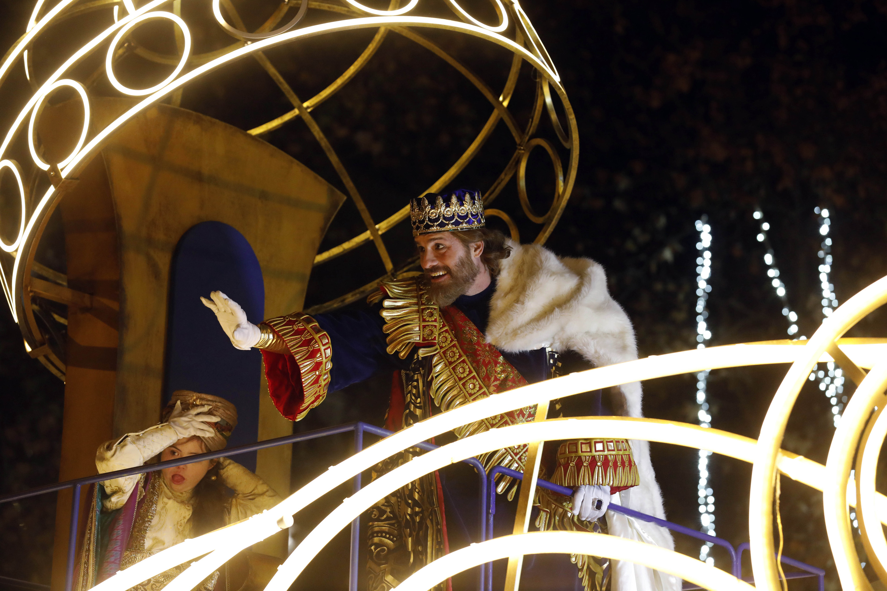 El Rey Gaspar saludó a los ni