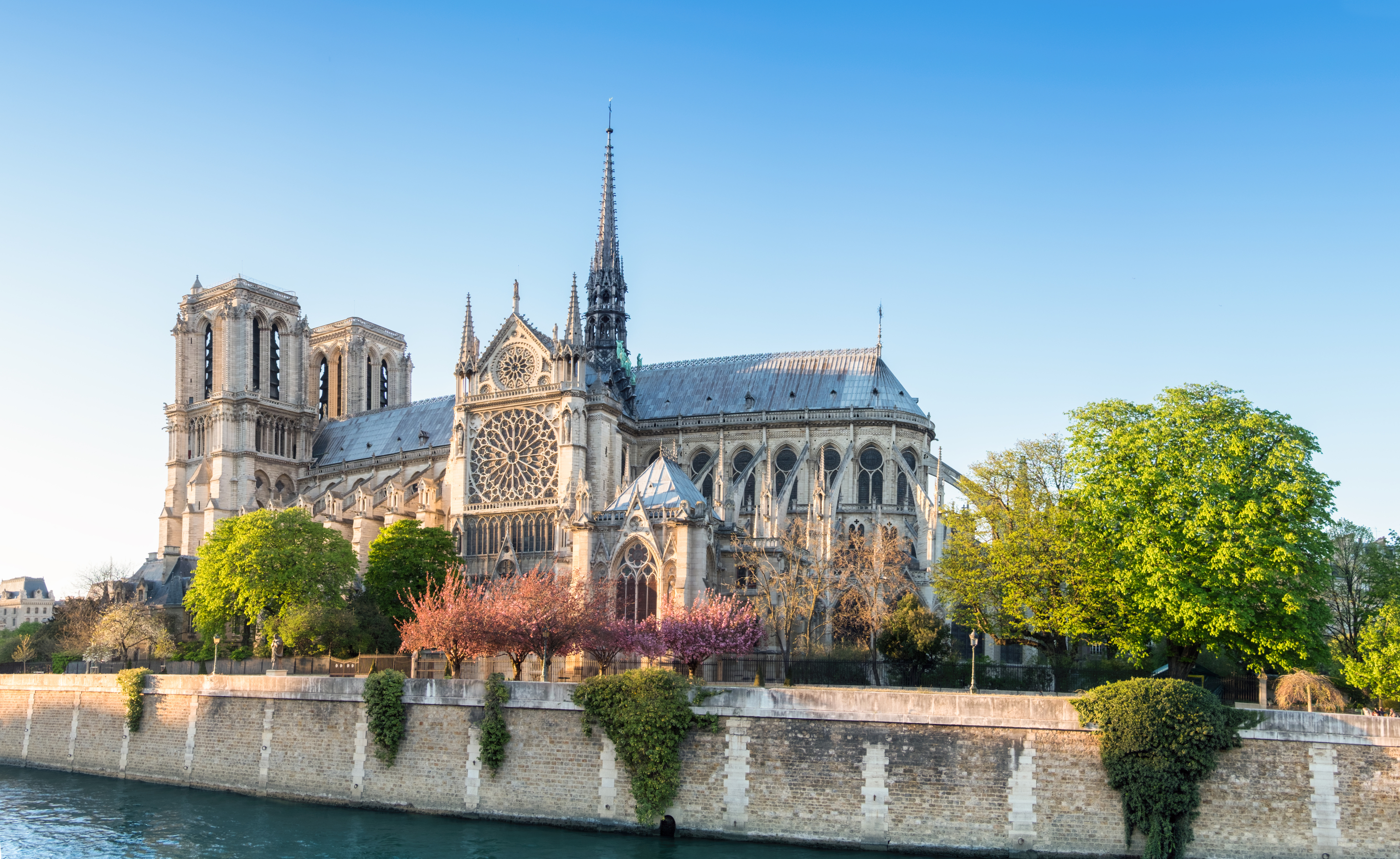 La catedral de Notre Dame de París ocupa el segundo lugar.