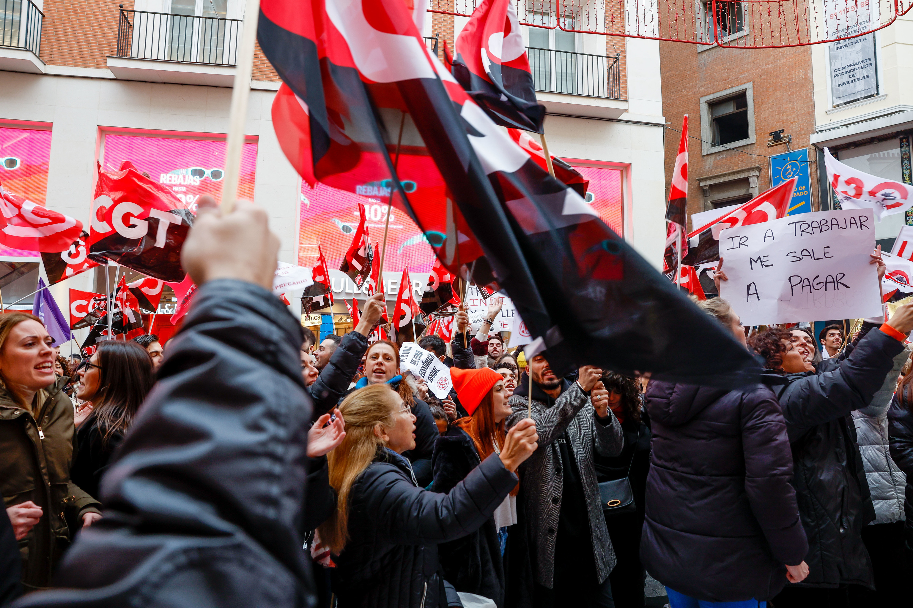 Protesta de trabajadores del grupo Inditex, este sábado, en Madrid.