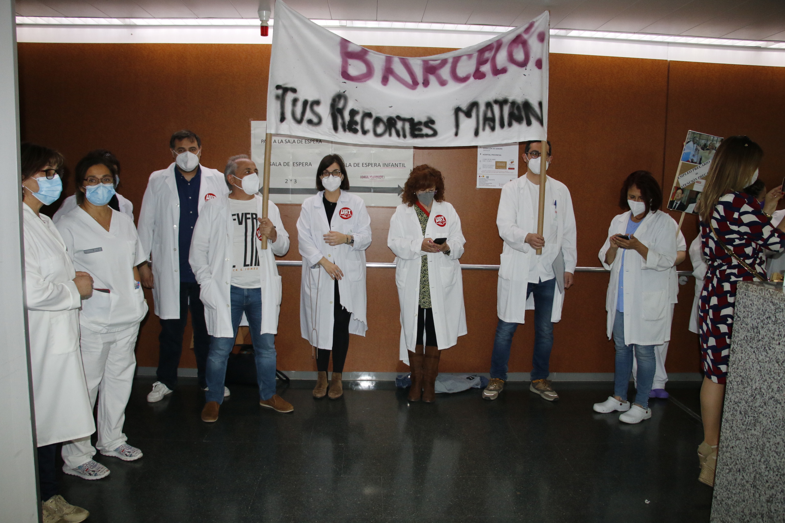 Trabajadores del Hospital Provincial de Castelln durante una protesta.