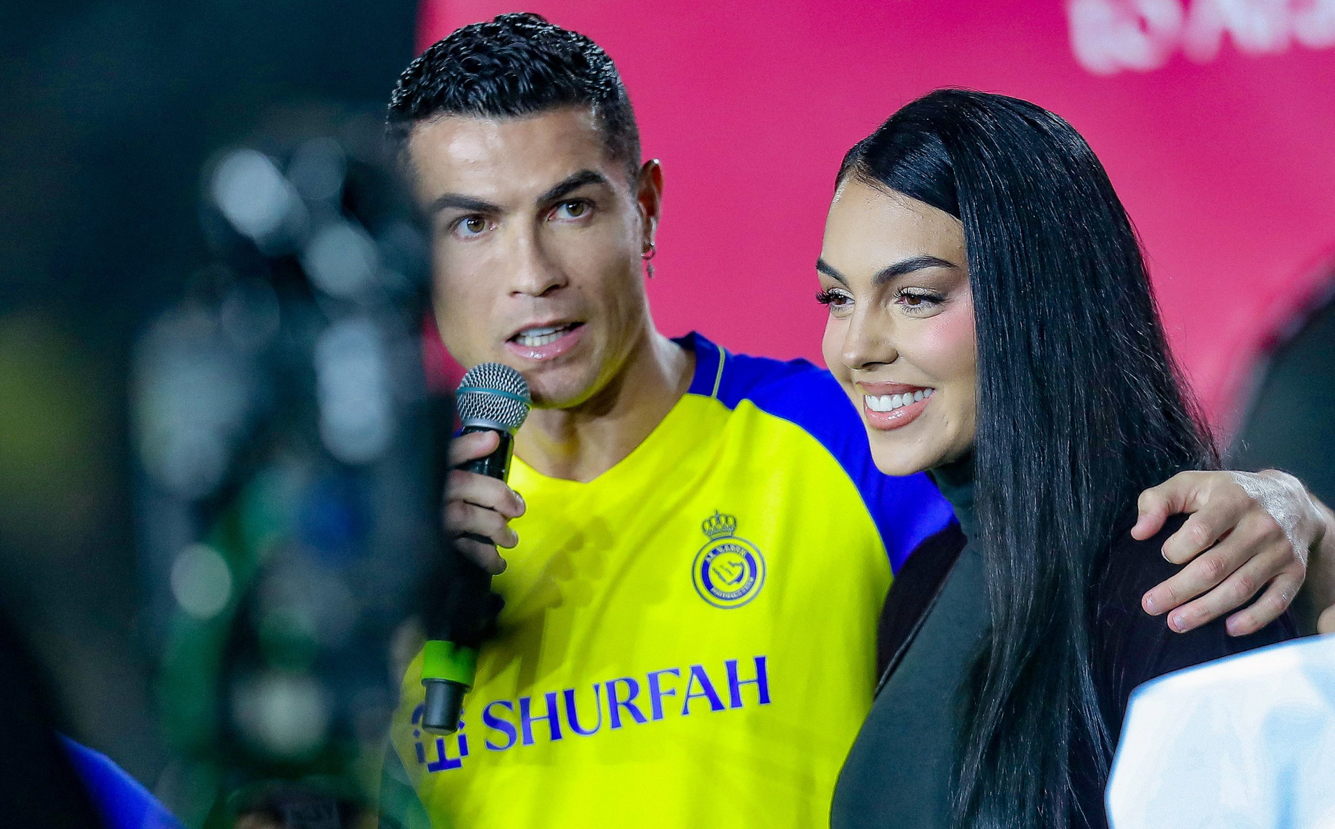 Cristiano Ronaldo e Georgina Rodrguez, en la presentacin del futbolista como jugador del Al Nassr.