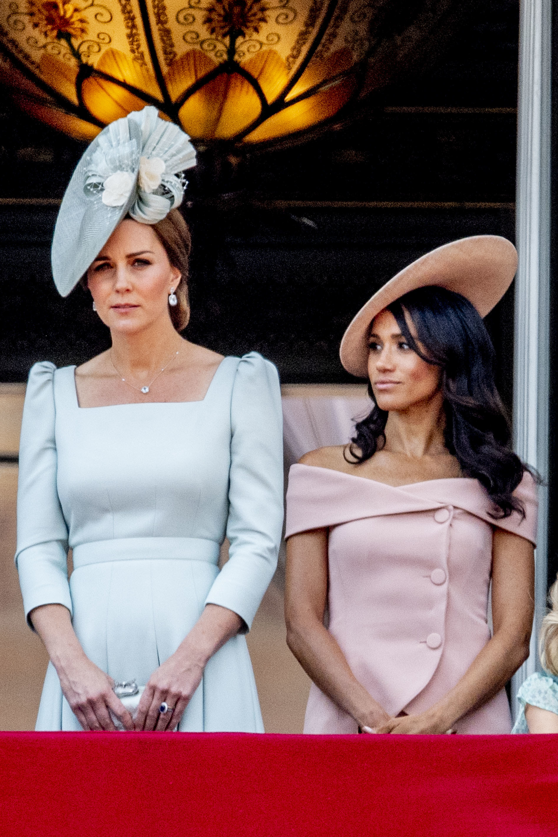 Kate Middleton y Meghan Markle en el balcn del palacio de Bukingham.