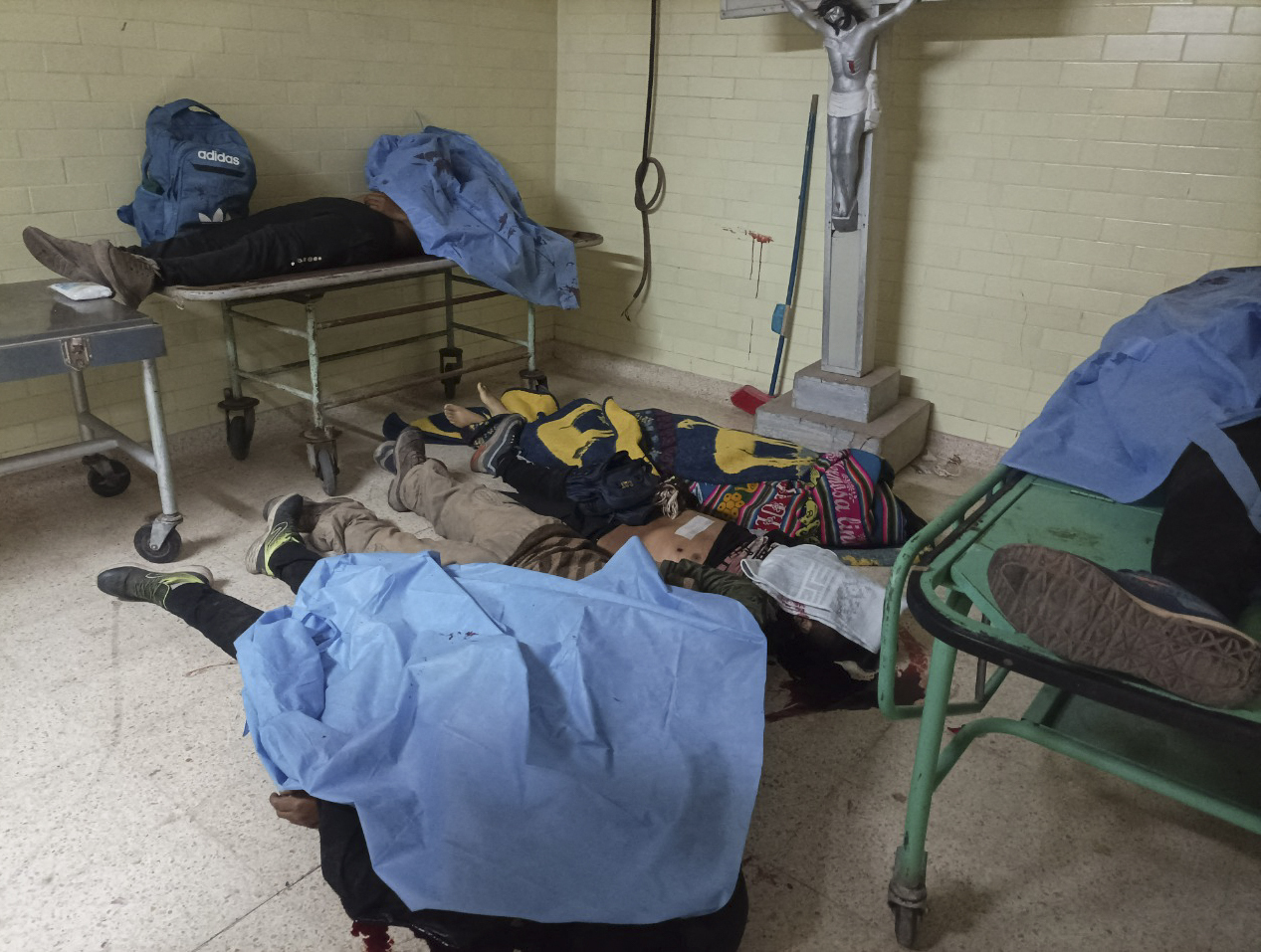 Las vctimas de los enfrentamientos, en el hospital Carlos Monge, Per.