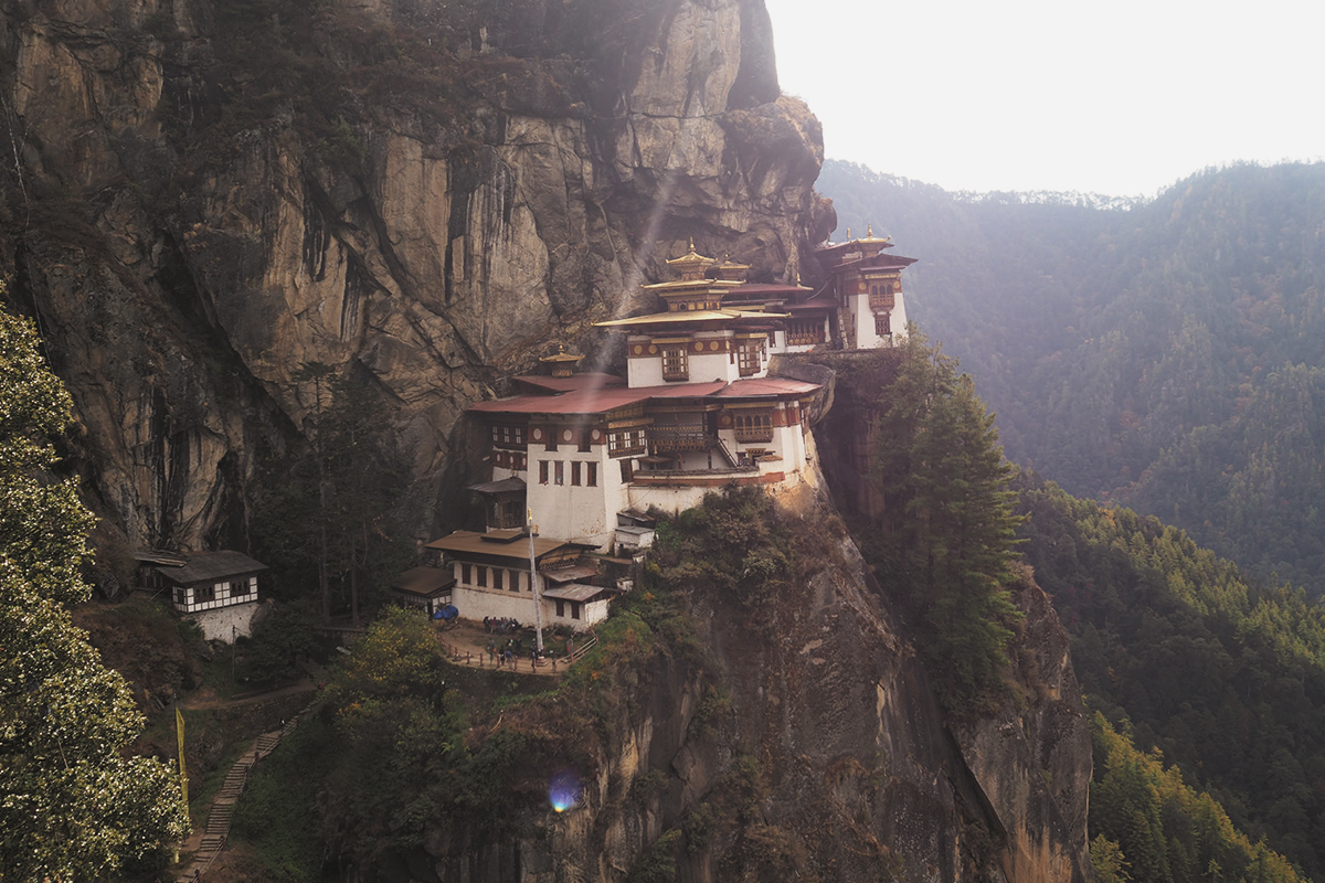 El nido del tigre, principal monasterio de Bután.