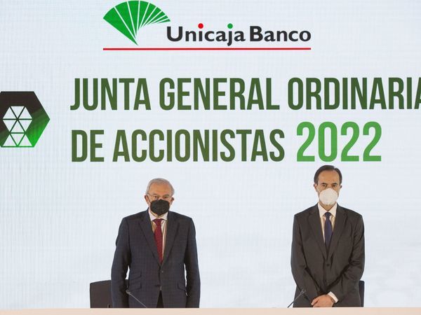Azuaga y Menéndez en la última junta general