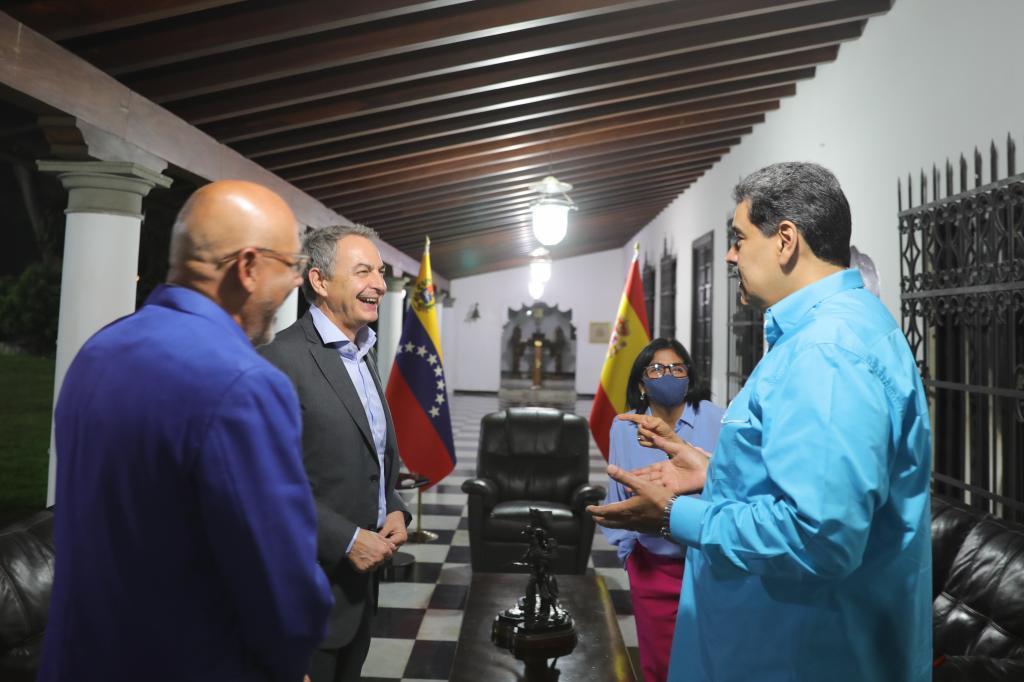 Zapatero y Maduro, en Caracas, el jueves.