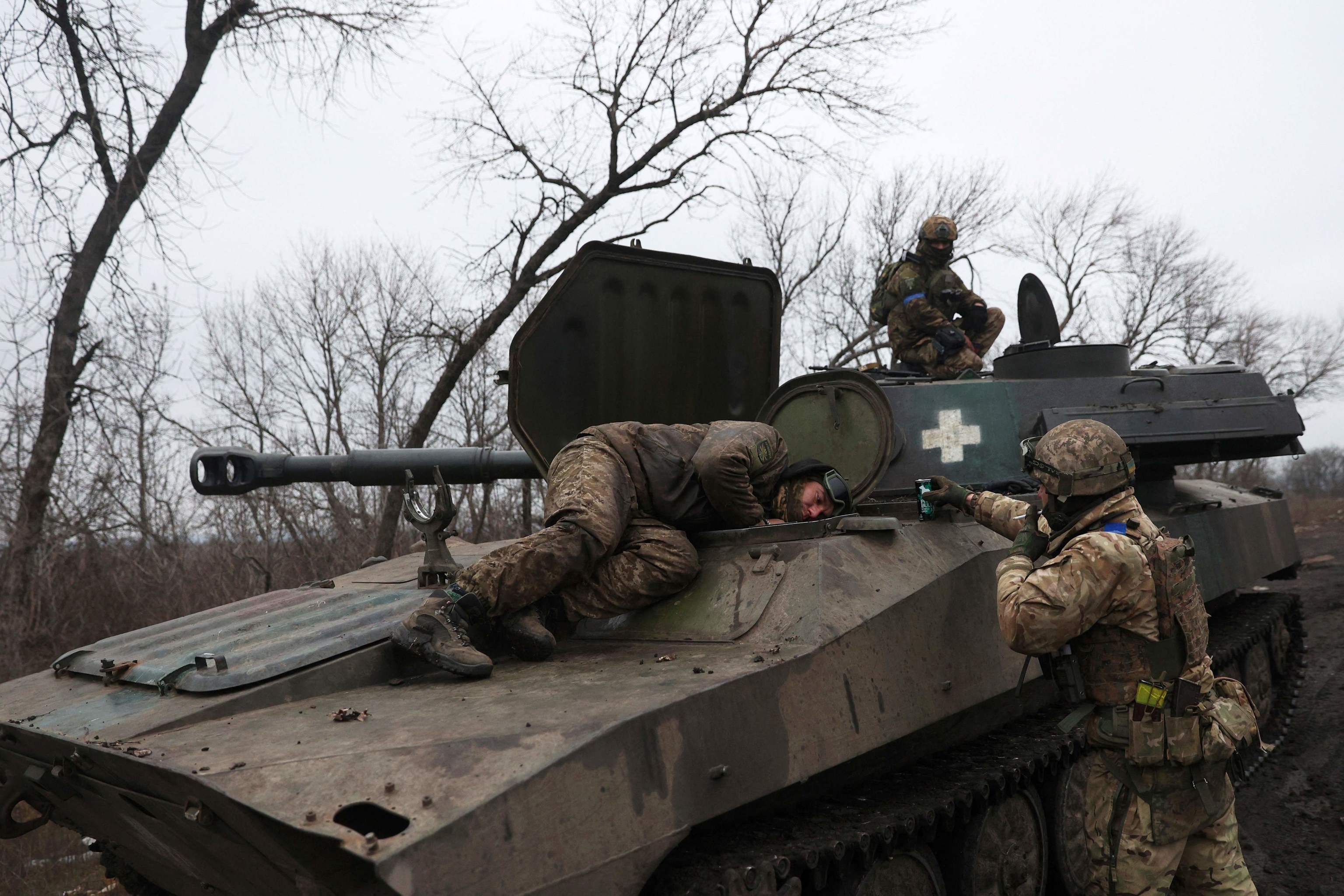 Ukrainian soldiers in the regi