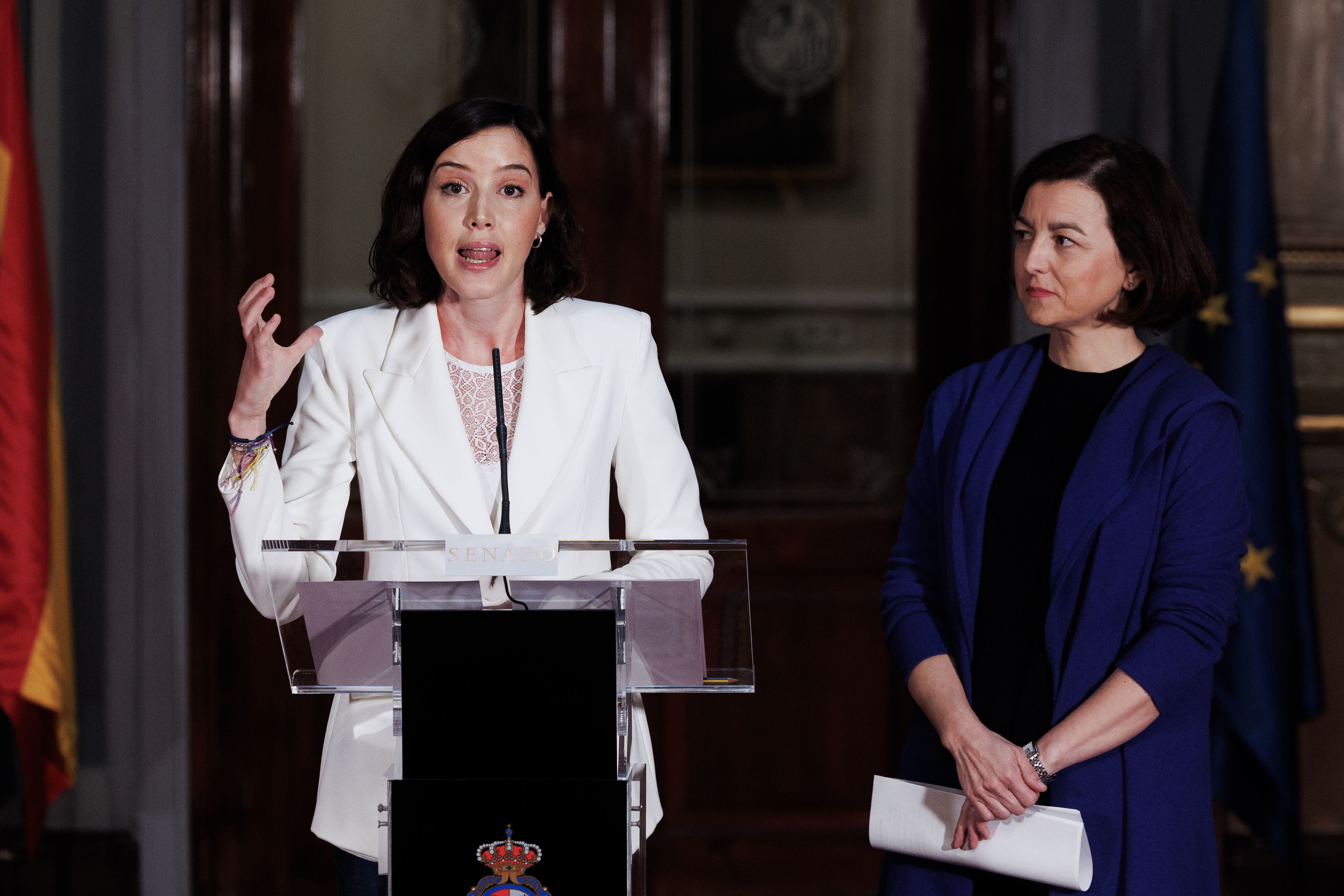 Las socialistas Andrea Fernndez y Eva Granados presentan la iniciativa en el Senado.