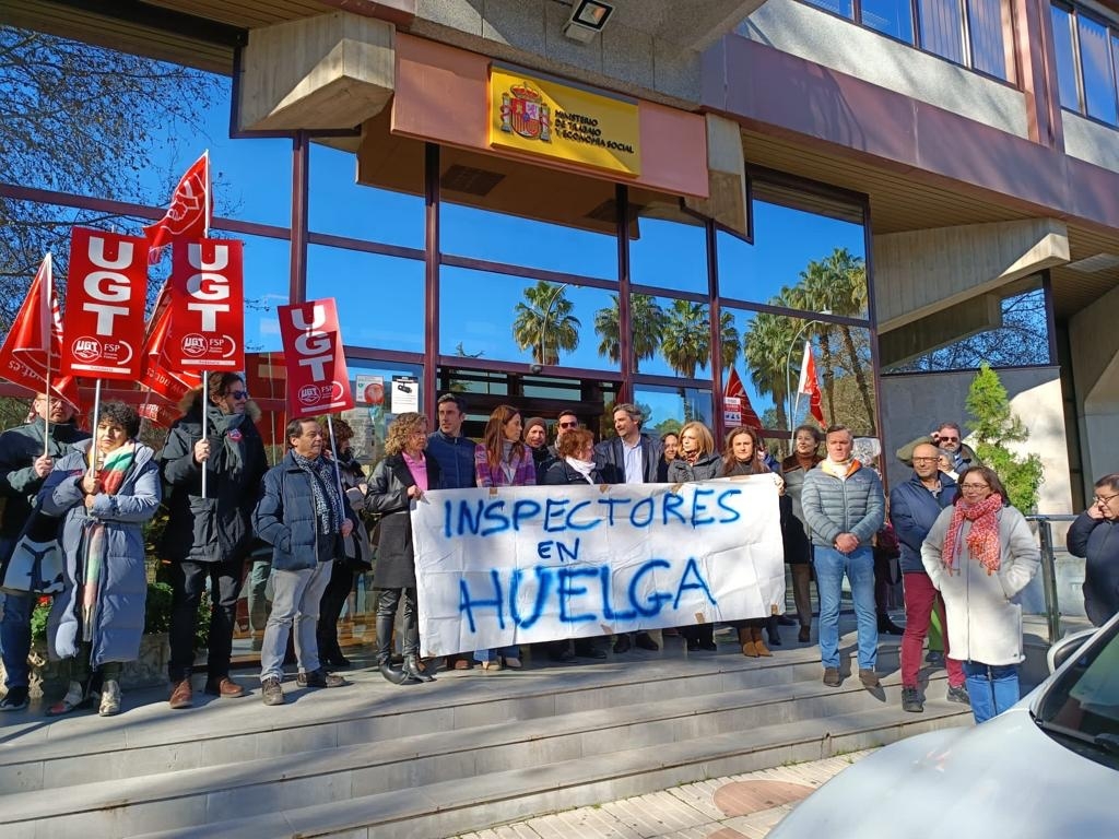 Los empleados públicos se movilizan en masa contra el Gobierno por la falta de plantilla y los salarios