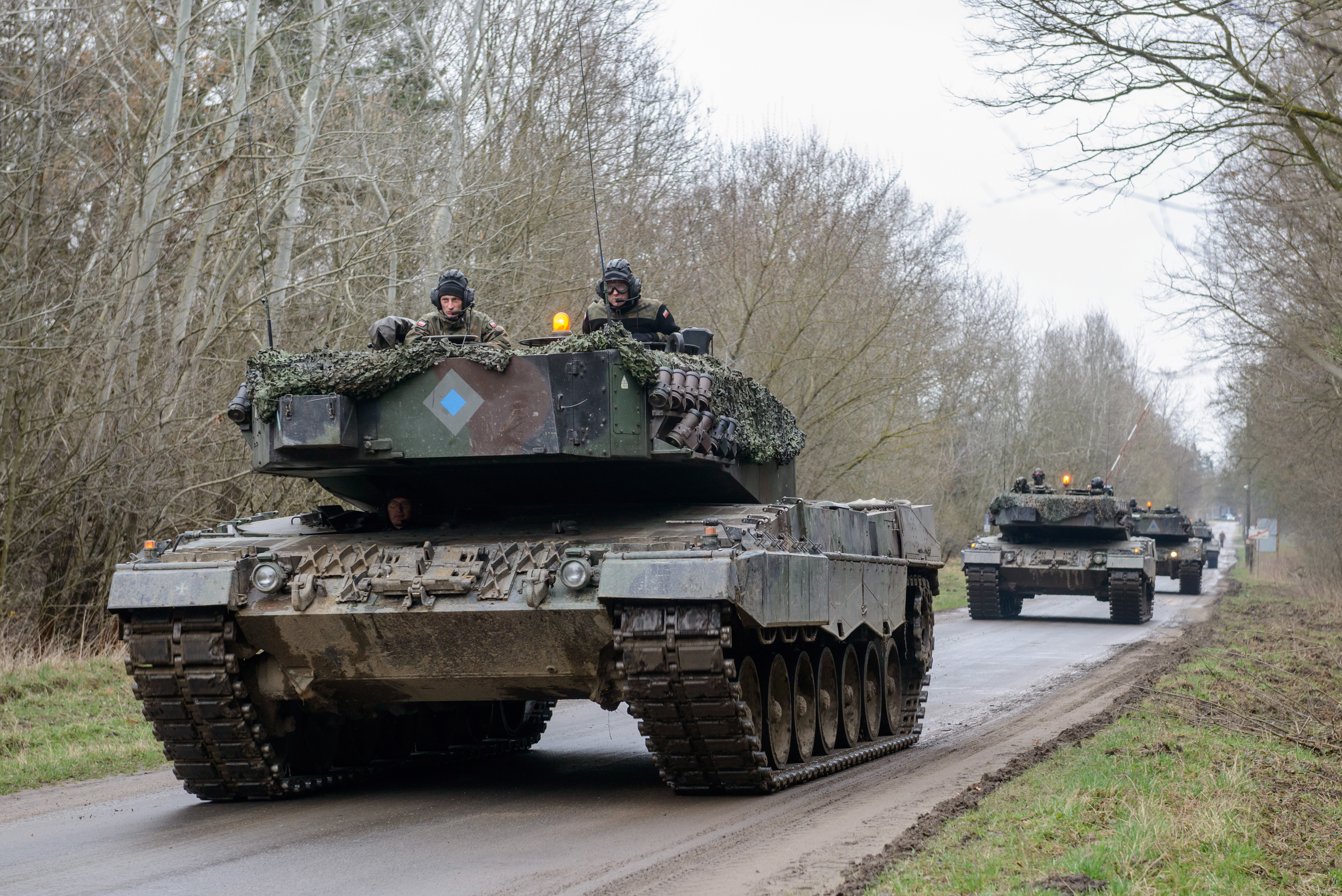 Soldados polacos con Leopard 2.