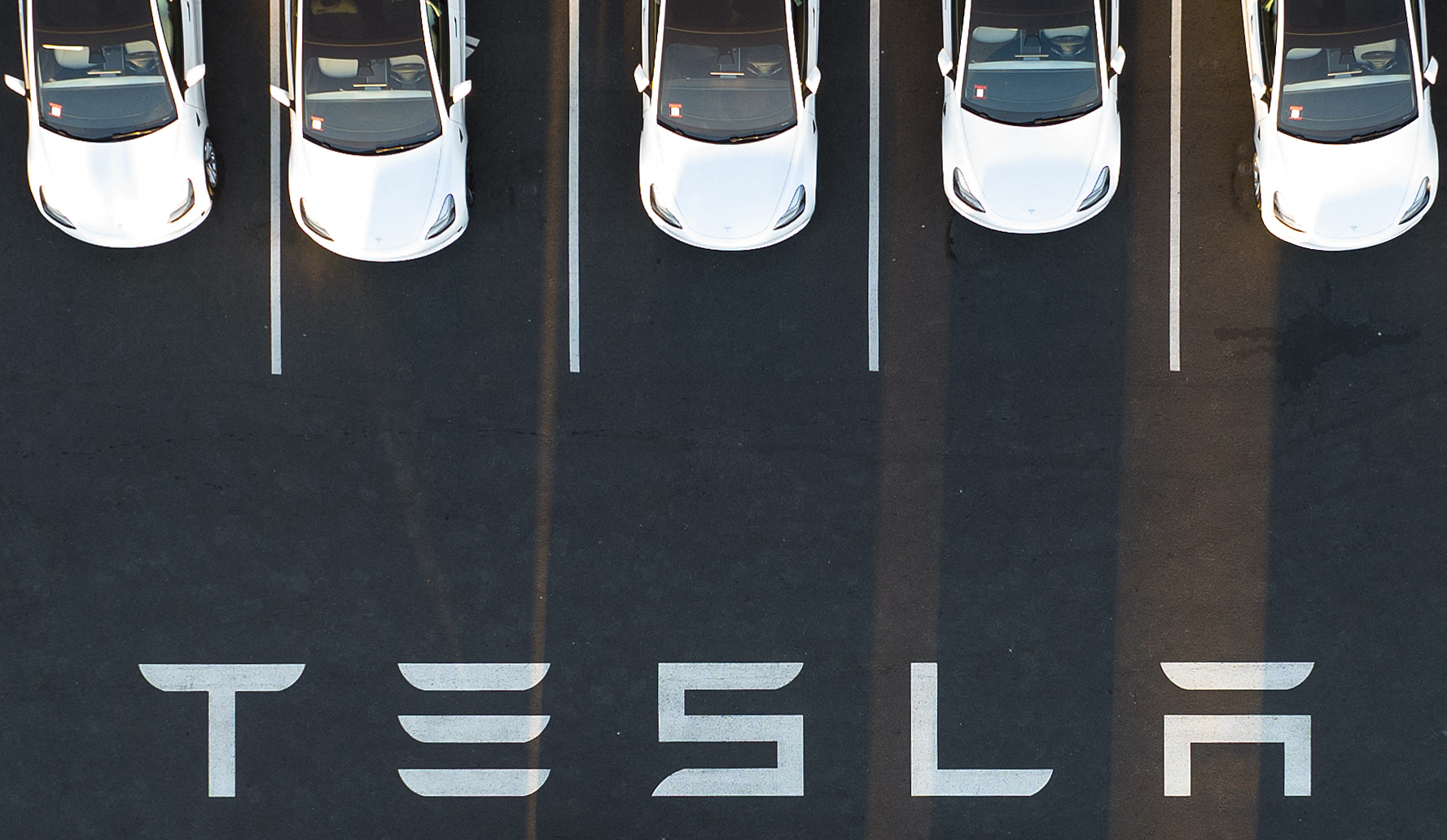 Tesla firma otro año estelar y duplica sus beneficios