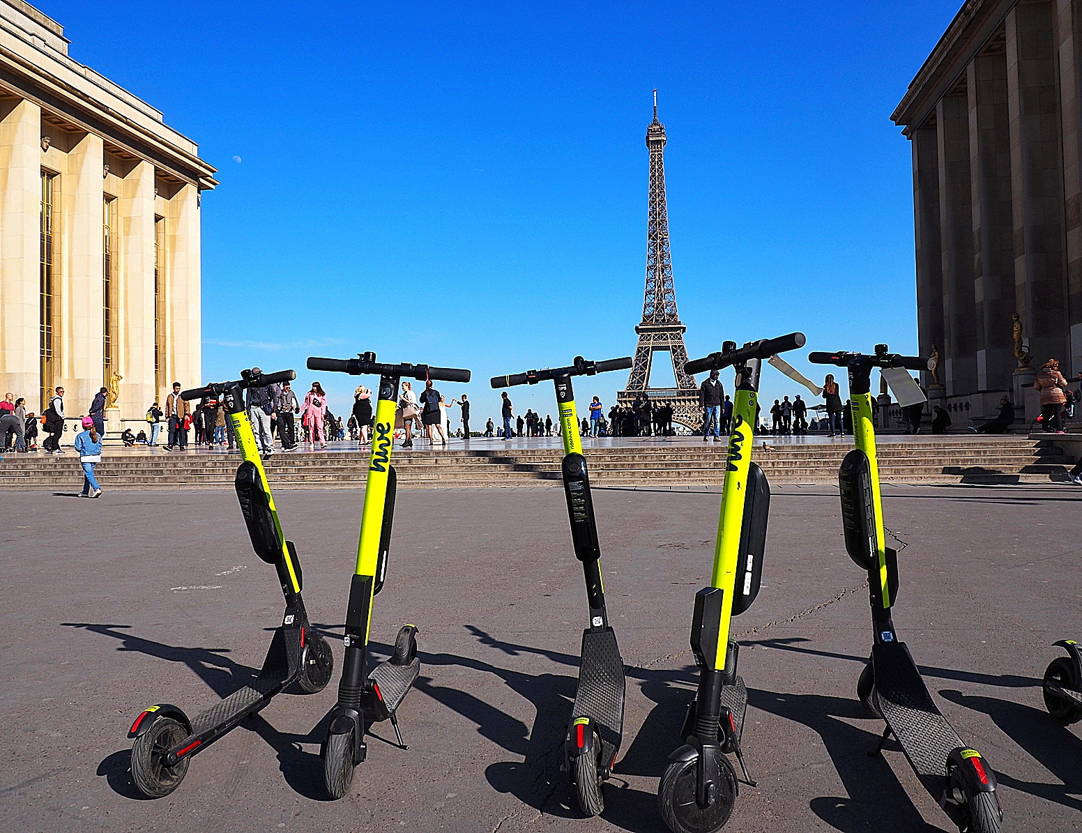 Un referéndum para permitir o eliminar los patinetes municipales en París