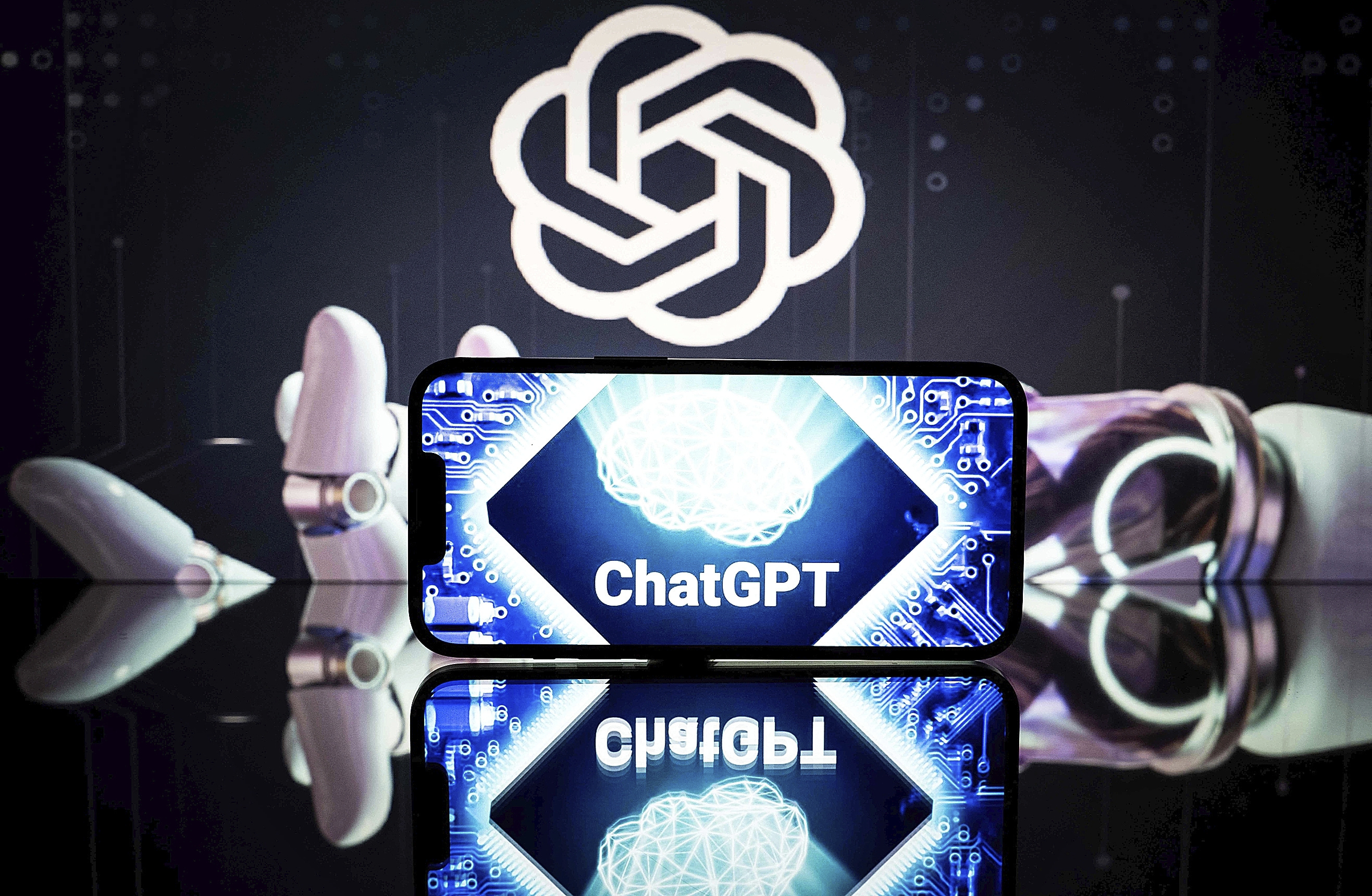 Logotipo de ChatGPT en un móvil.