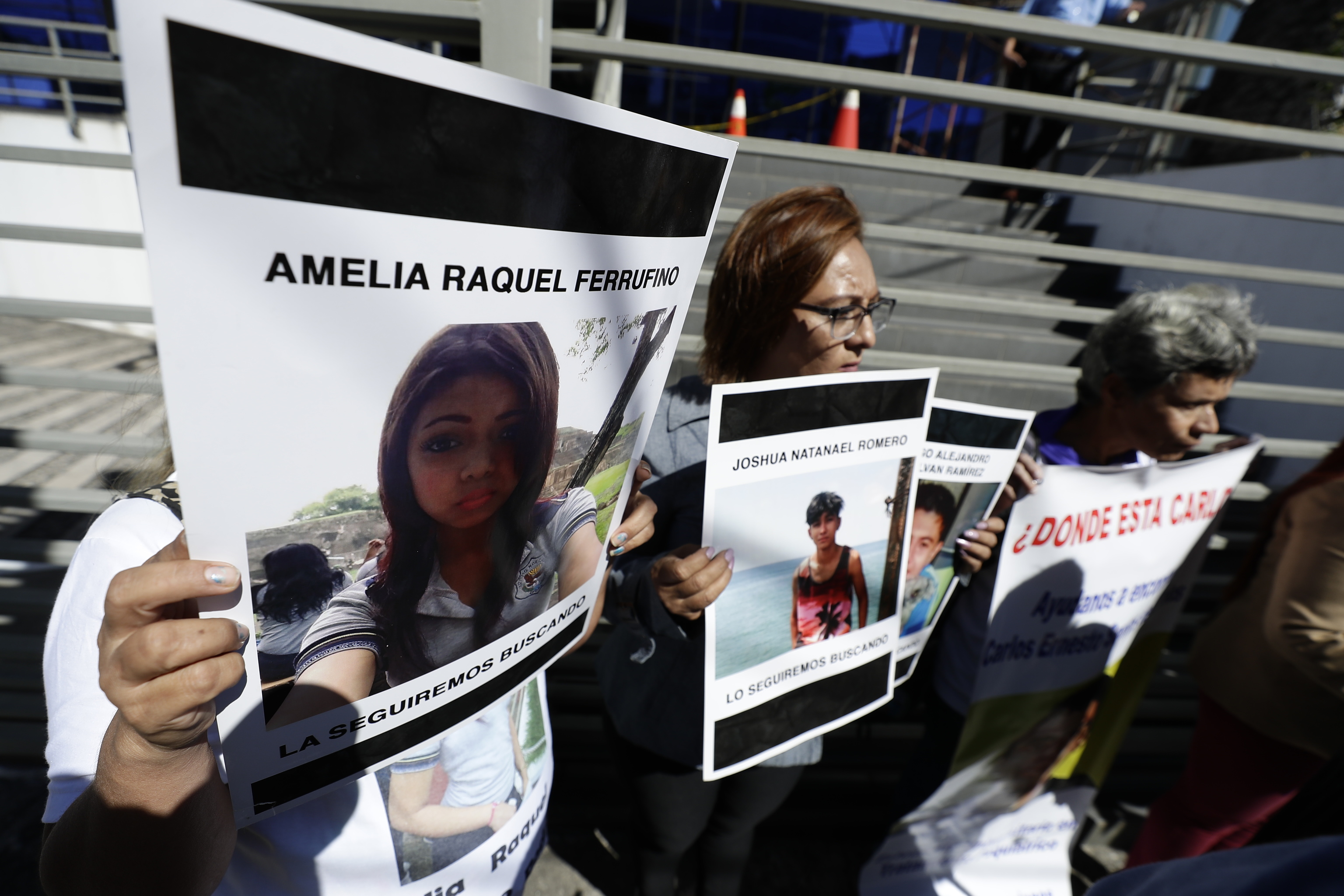 El infierno del Régimen de Excepción en El Salvador: Niños presos, arrestos indiscriminados y muertes en las cárceles