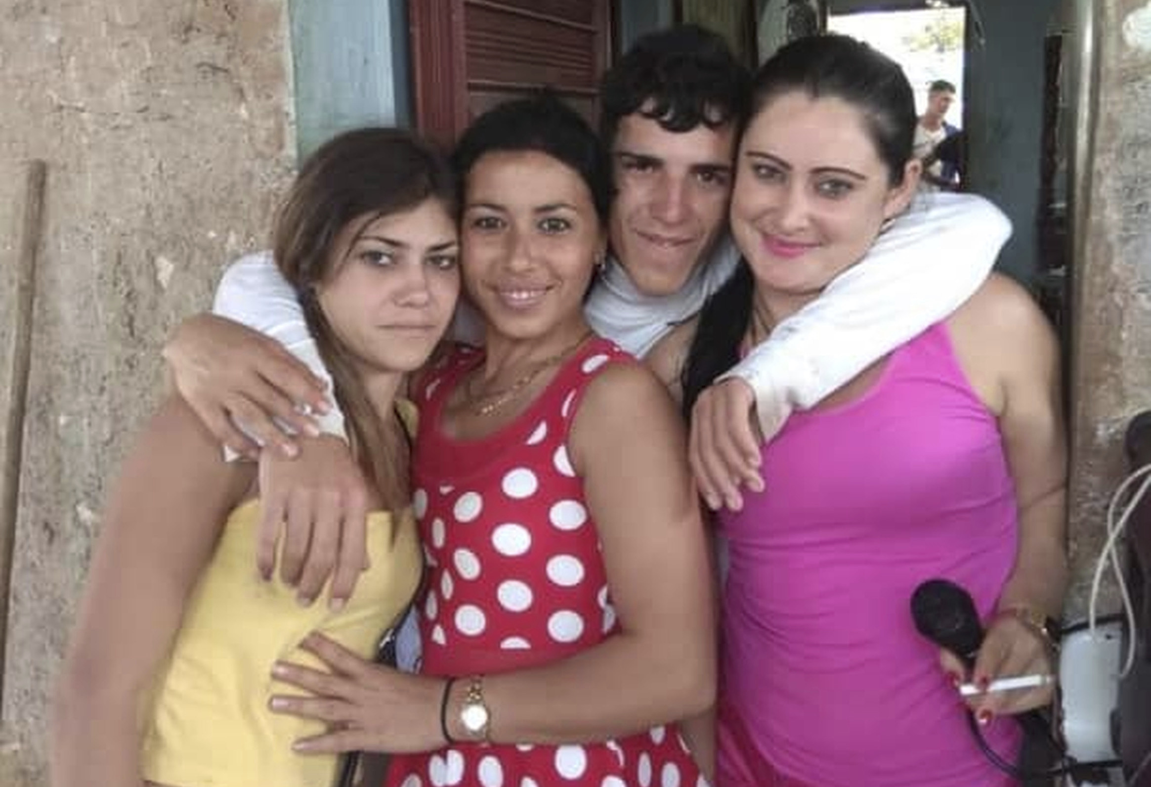 Las tres hijas de la cubana Marta Vázquez Molina.