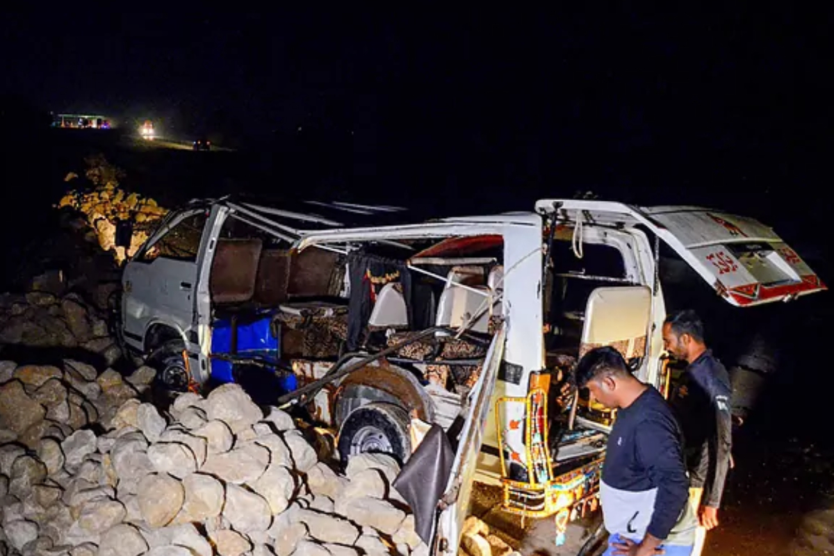 Al menos 40 muertos en un accidente de autobús en Pakistán