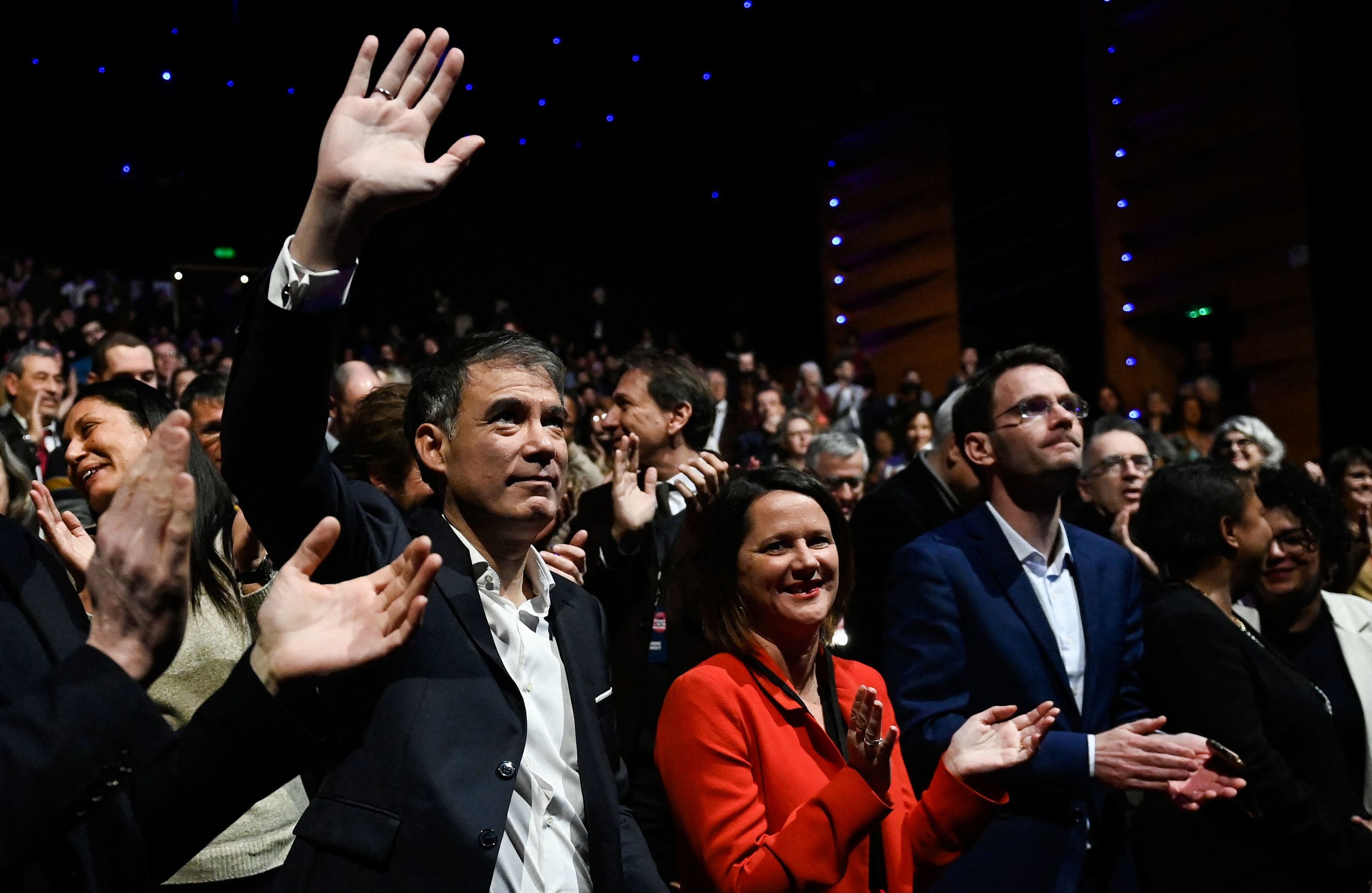 Guerra por el poder en el Partido Socialista francés: los rivales se dan una tregua para evitar la ruptura