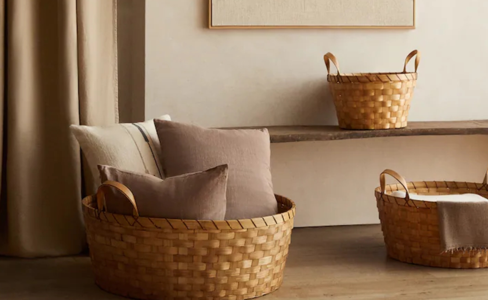 7 cestas de mimbre rebajadas de Zara Home para organizar tu dormitorio