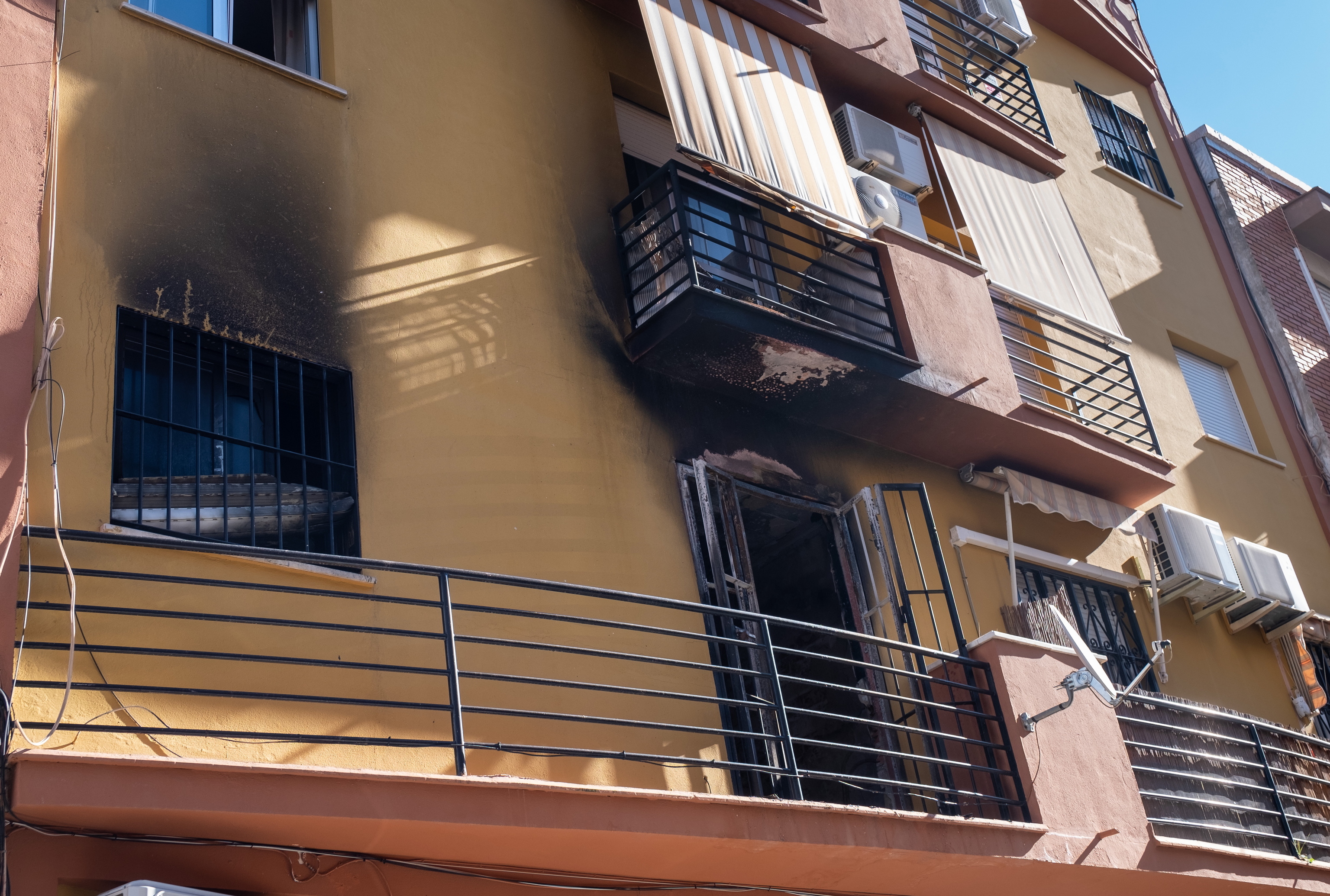 El bloque de viviendas de Huelva donde se produjo el incendio.