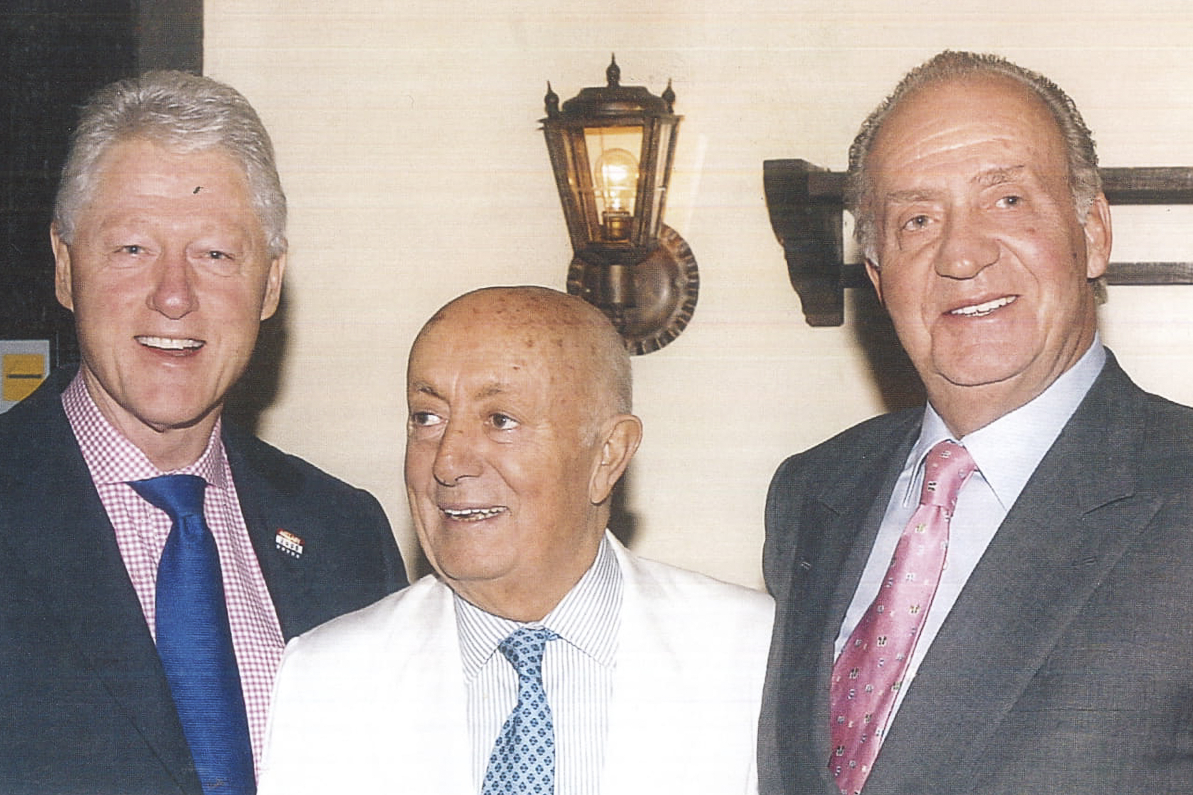Bill Clinton y don Juan Carlos, con Lucio.