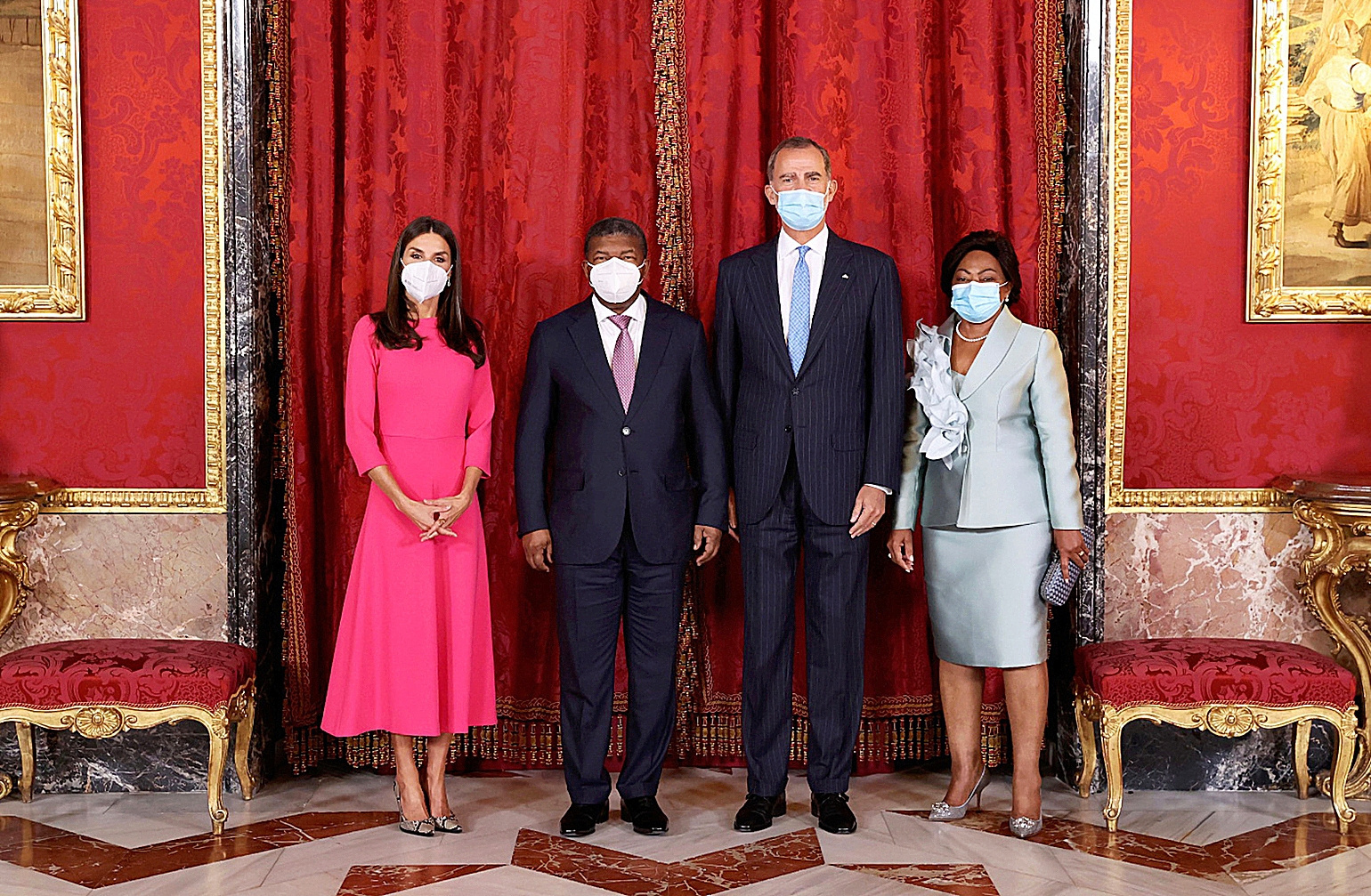 Los Reyes con el presidente de Angola y su esposa en septiembre de 2021 en el Palacio Real de Madrid.