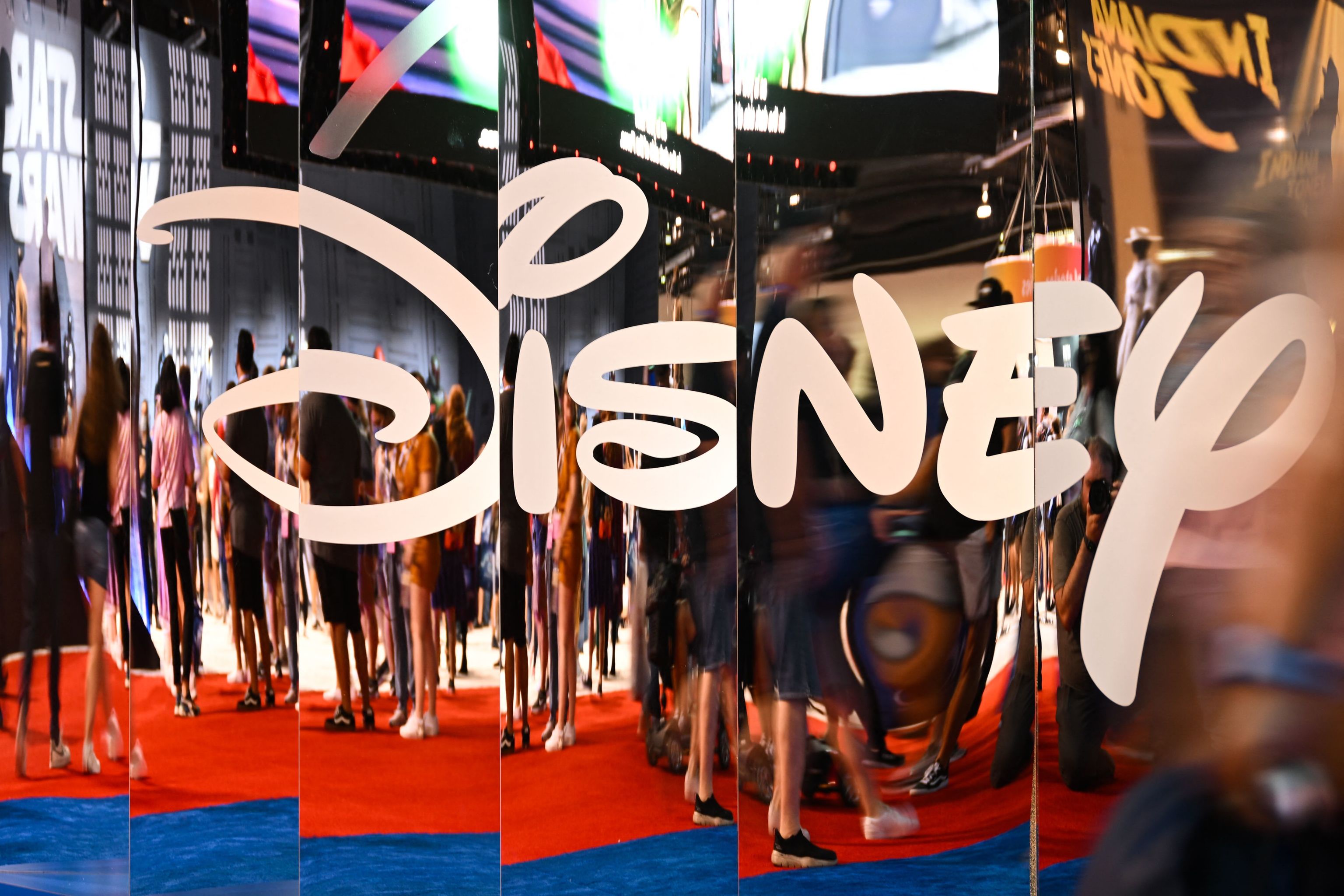 Disney anuncia 7.000 despidos y una reducción de costes que afectará a los contenidos