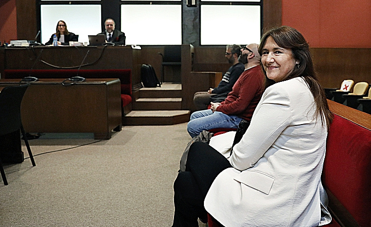 Laura Borrs, durante la primera sesin del juicio contra ella.