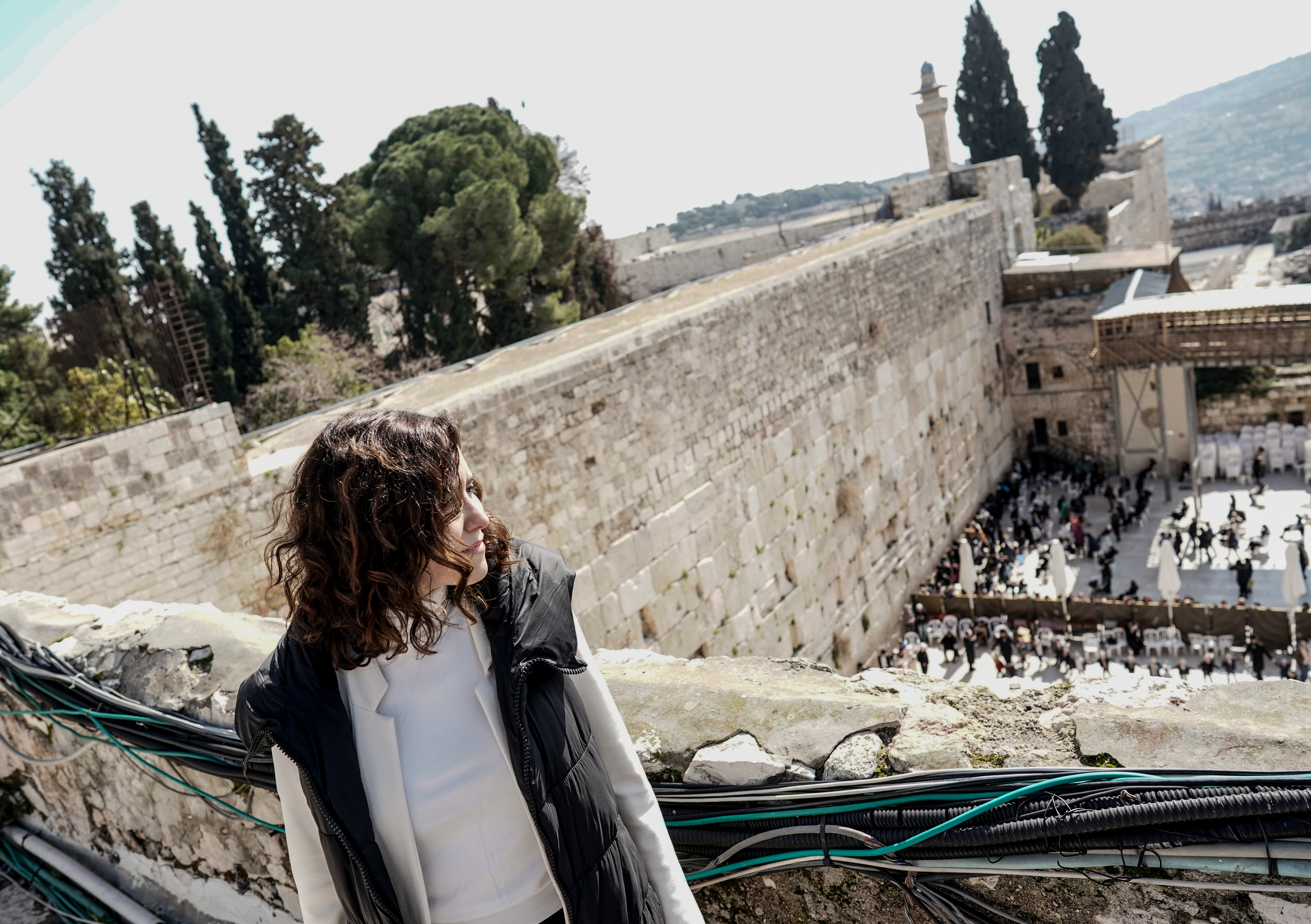 La presidenta de la Comunidad de Madrid Isabel Daz Ayuso ha visitado en la segunda jornada de su viaje a Israel el Muro de las Lamentaciones.