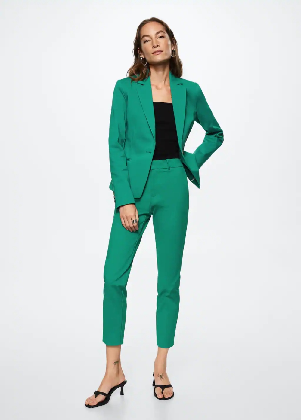 10 trajes de chaqueta de mujer de Mango para look de oficina perfecto | Moda