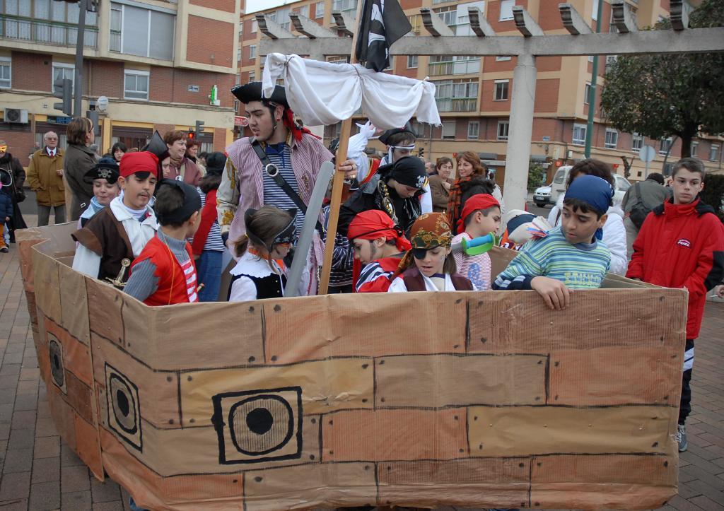 Una tripulación de niños pirata.