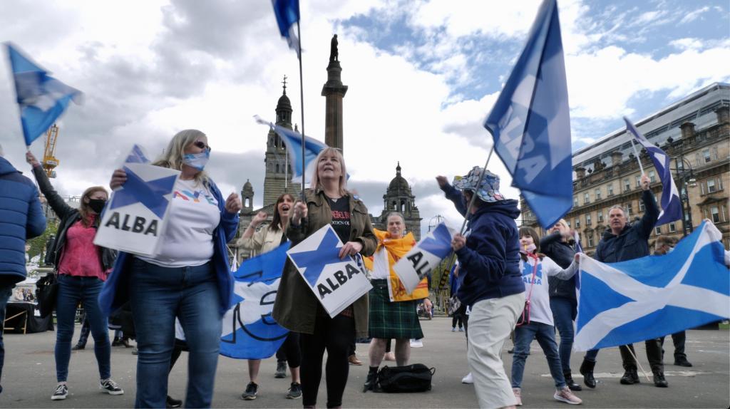 Partidarios de la independencia escocesa en un mitin en Glasgow, en 2021.
