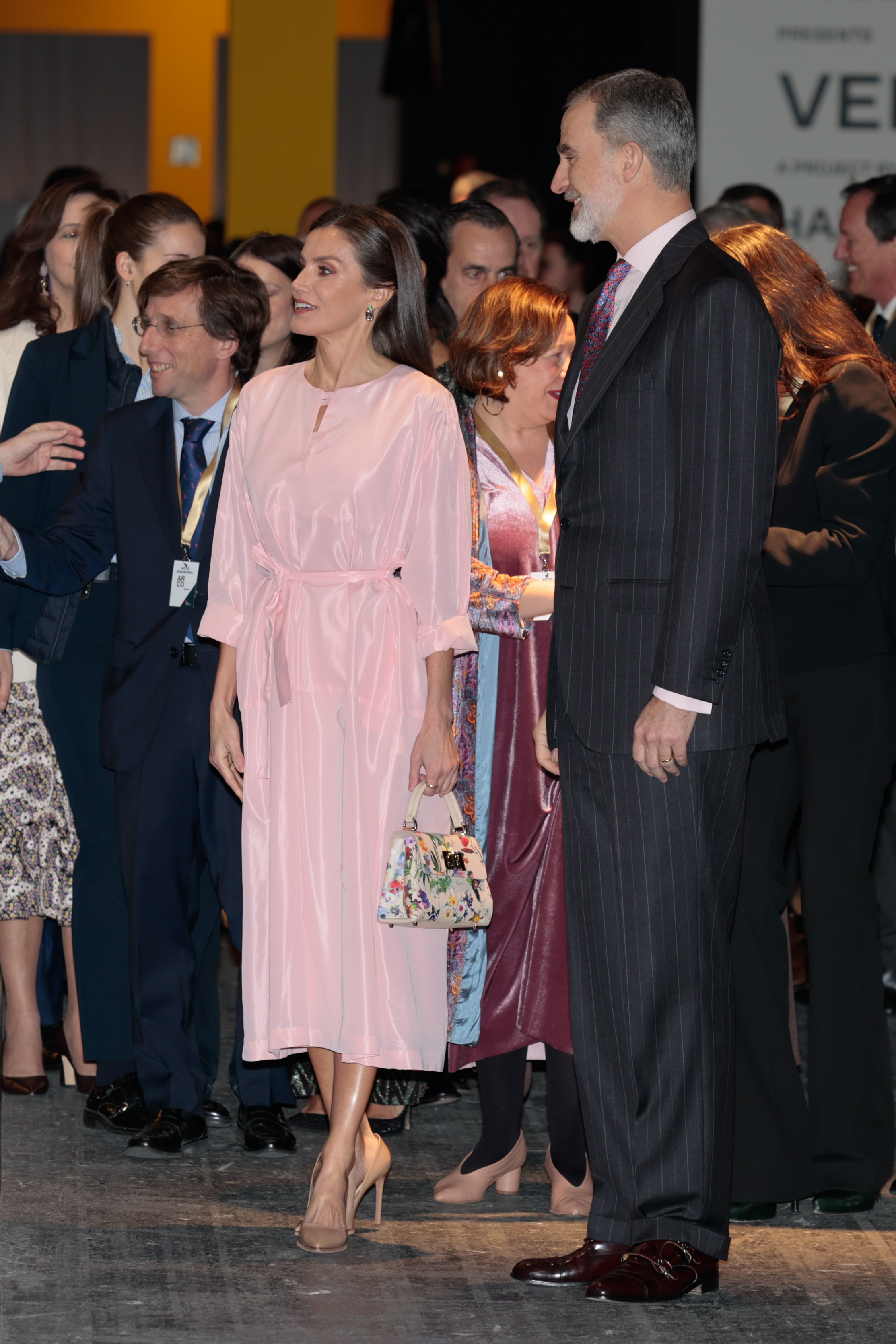 Letizia, de estreno con el vestido rosa de primavera que no