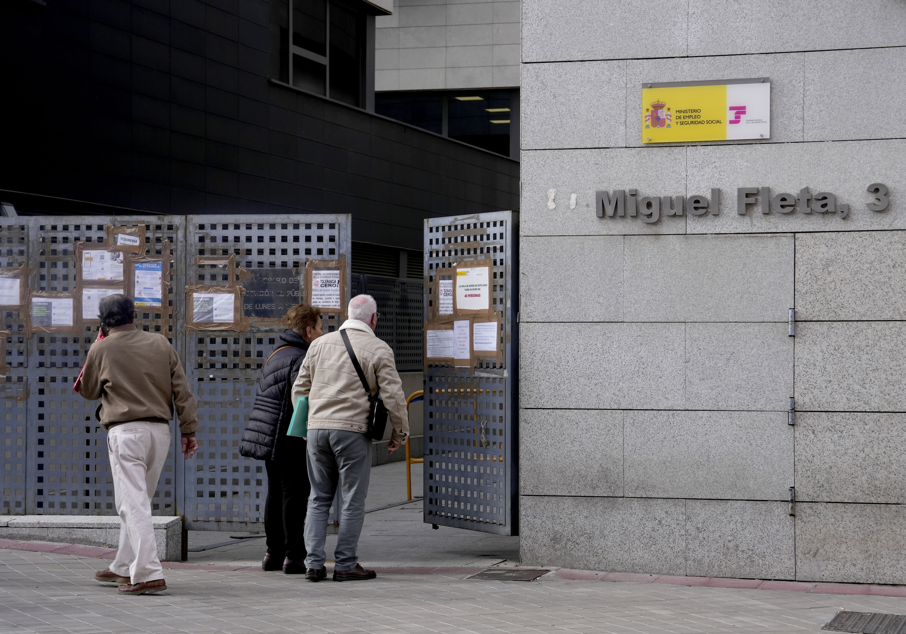 Oficina de la Seguridad Social en la calle Miguel Fleta de Madrid.