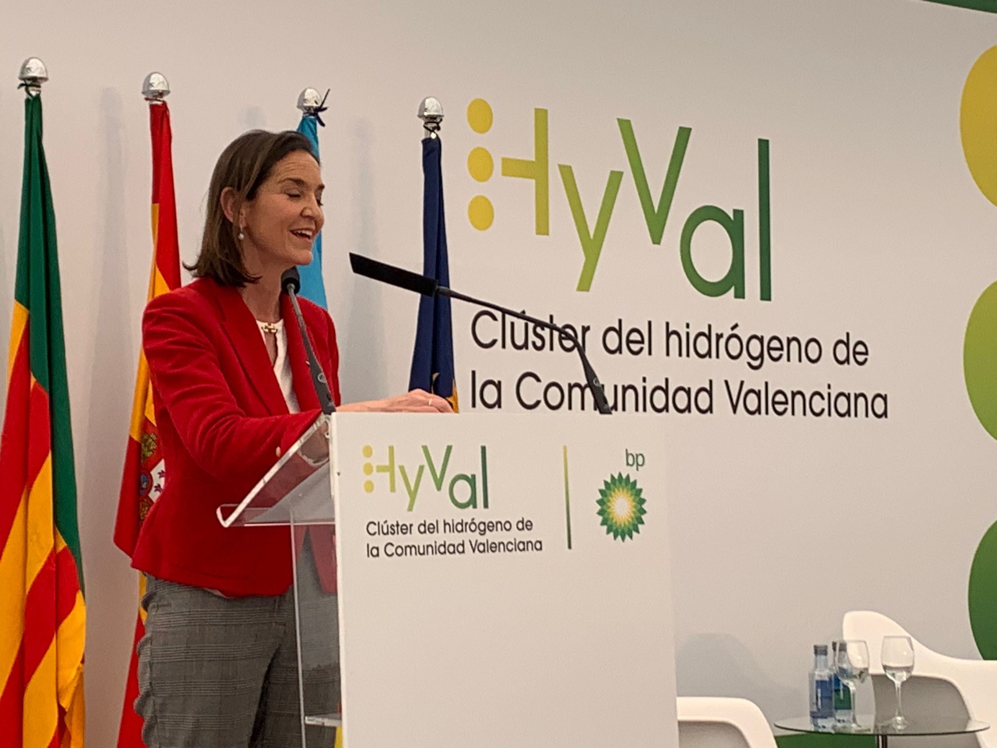 La ministra ha asistido a bp Castelln donde se presentaba HyVal, el clster del hidrgeno de la Comunidad Valenciana.