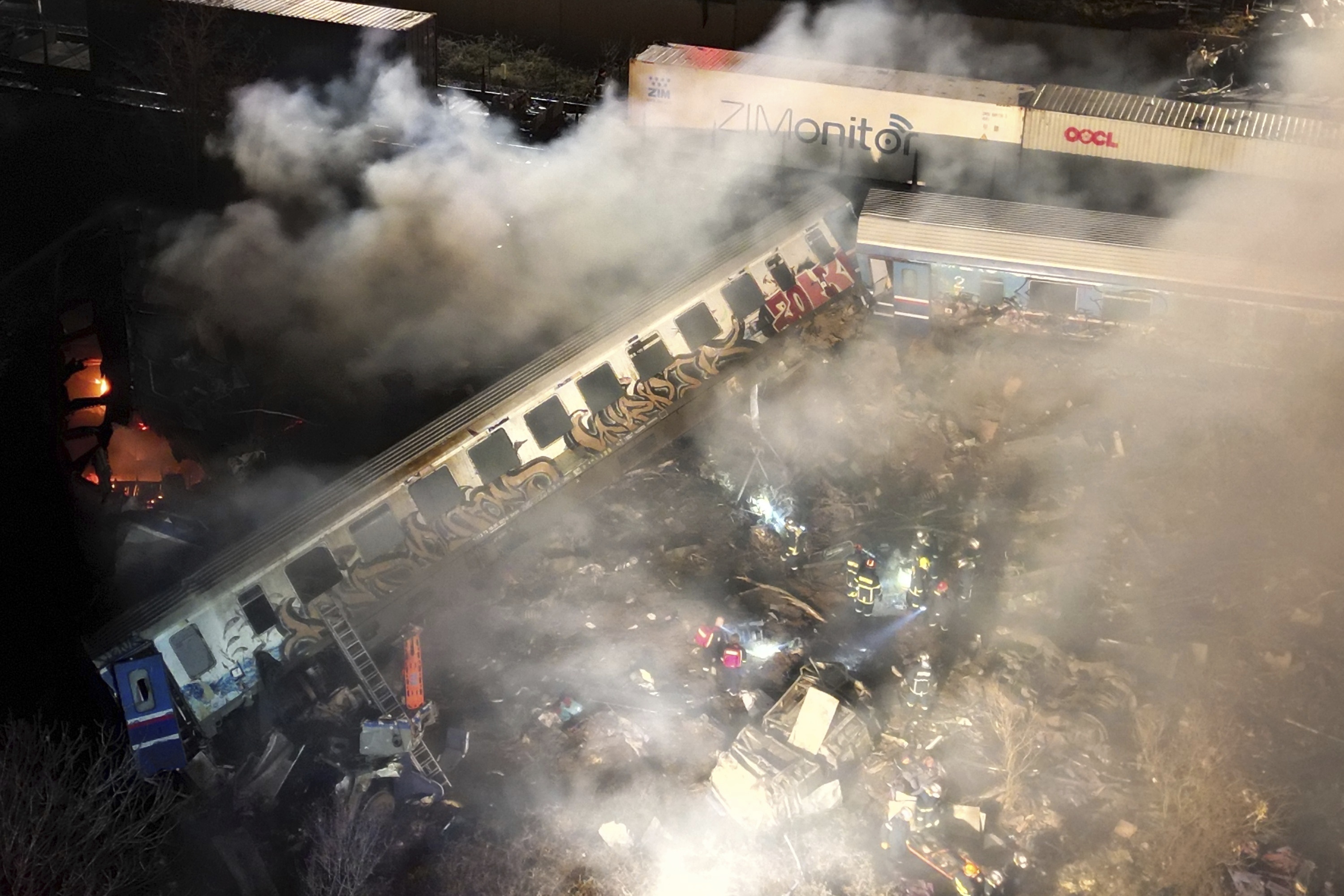 Al menos 16 muertos y 85 heridos en un accidente de tren en Atenas