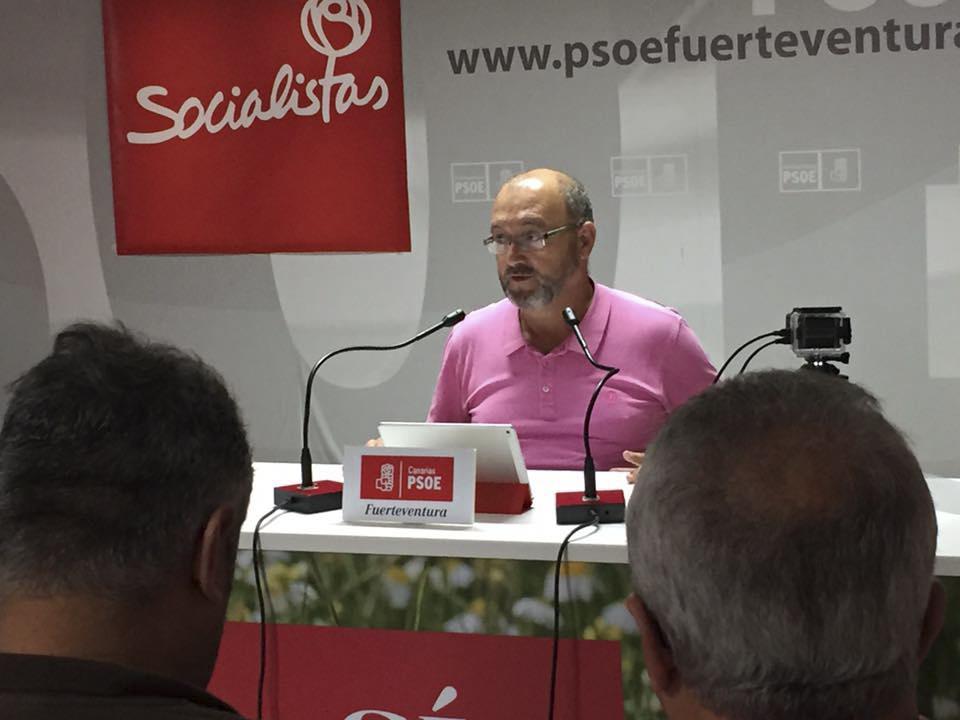 Juan Bernardo Fuentes Curbelo, en un acto del PSOE.