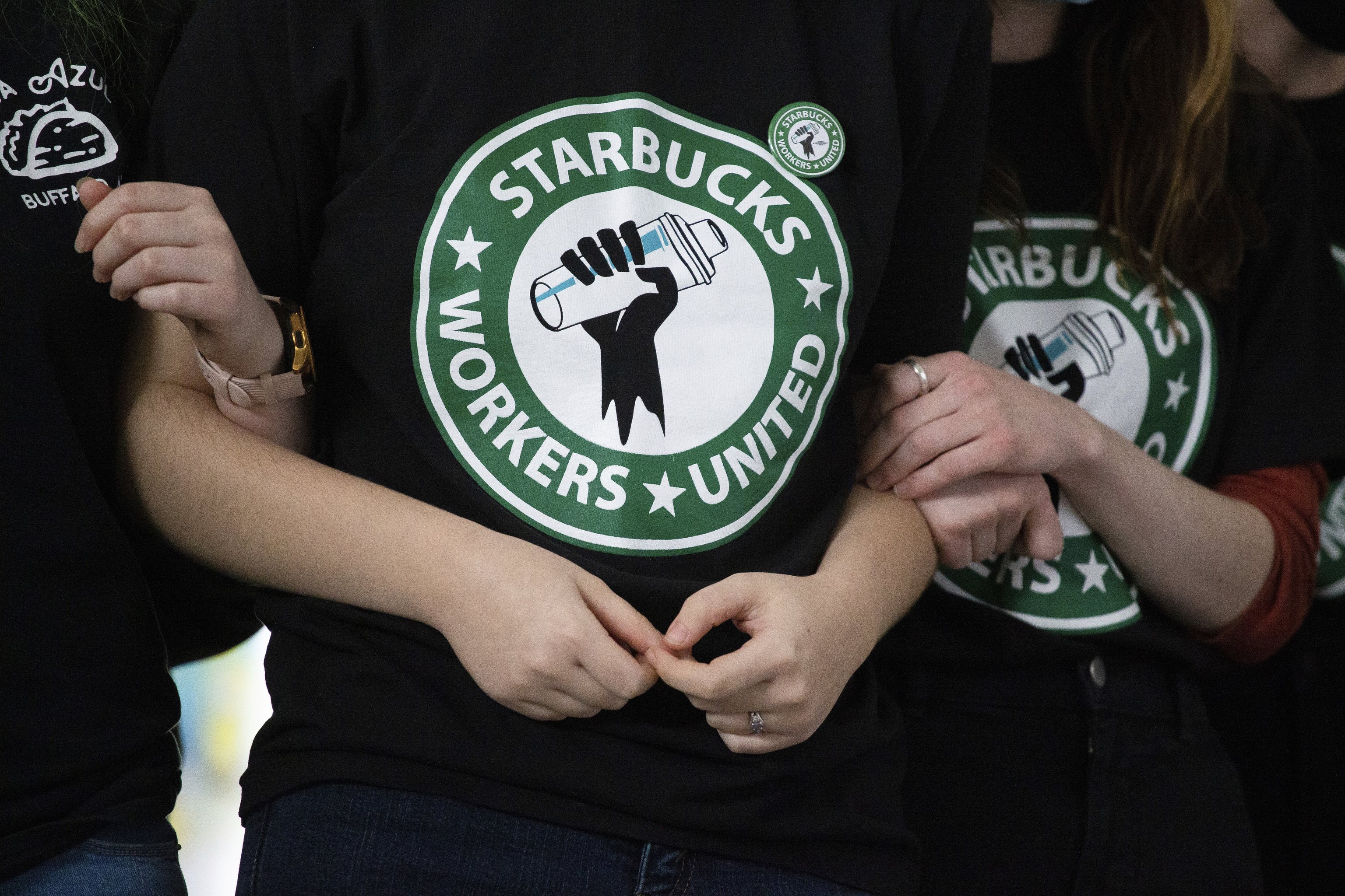 Un juez condena a Starbucks por dificultar la creación de sindicatos
