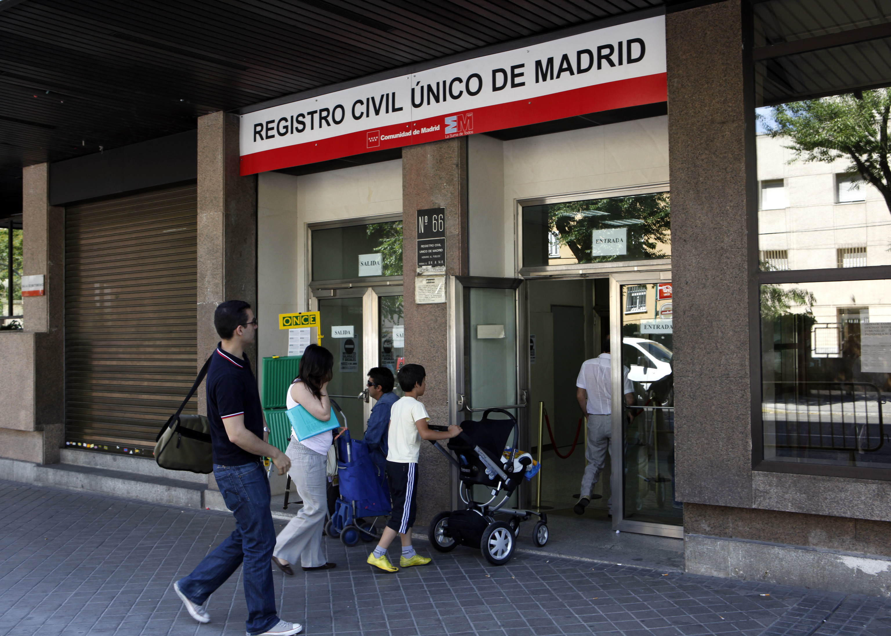 Registro Civil en la calle Predillo de Madrid.